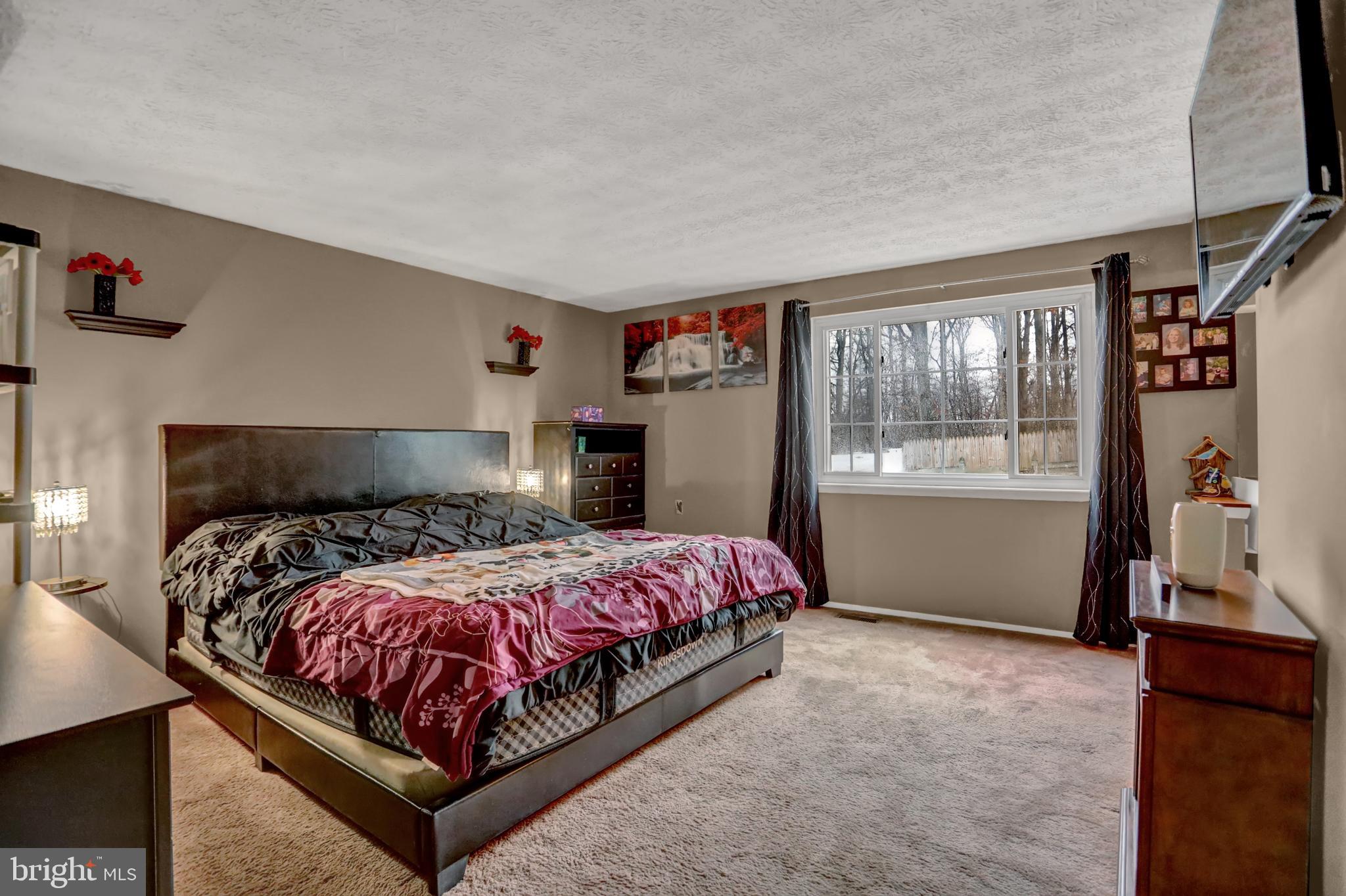 GOLDEN TREE - Residential