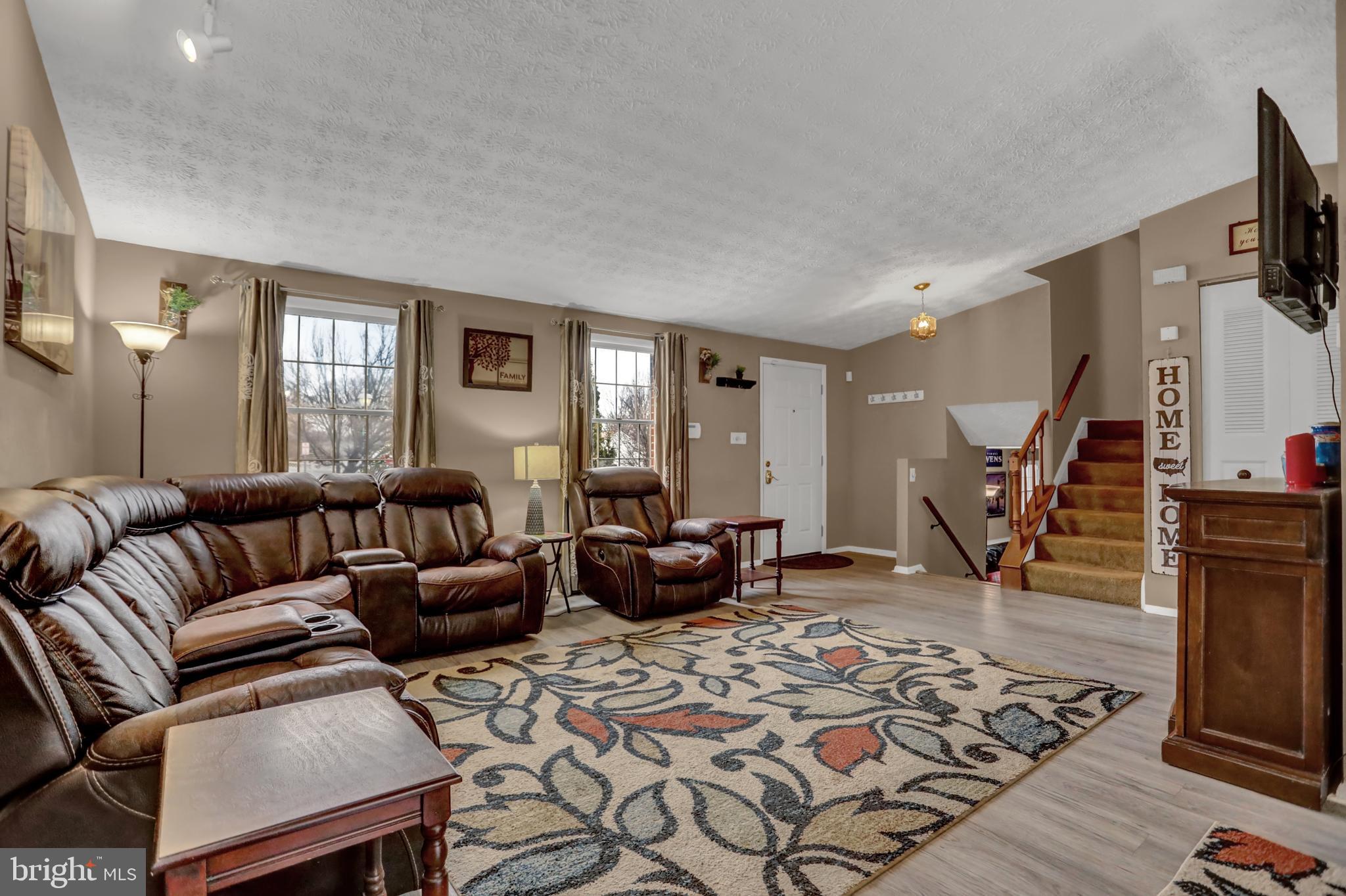 GOLDEN TREE - Residential