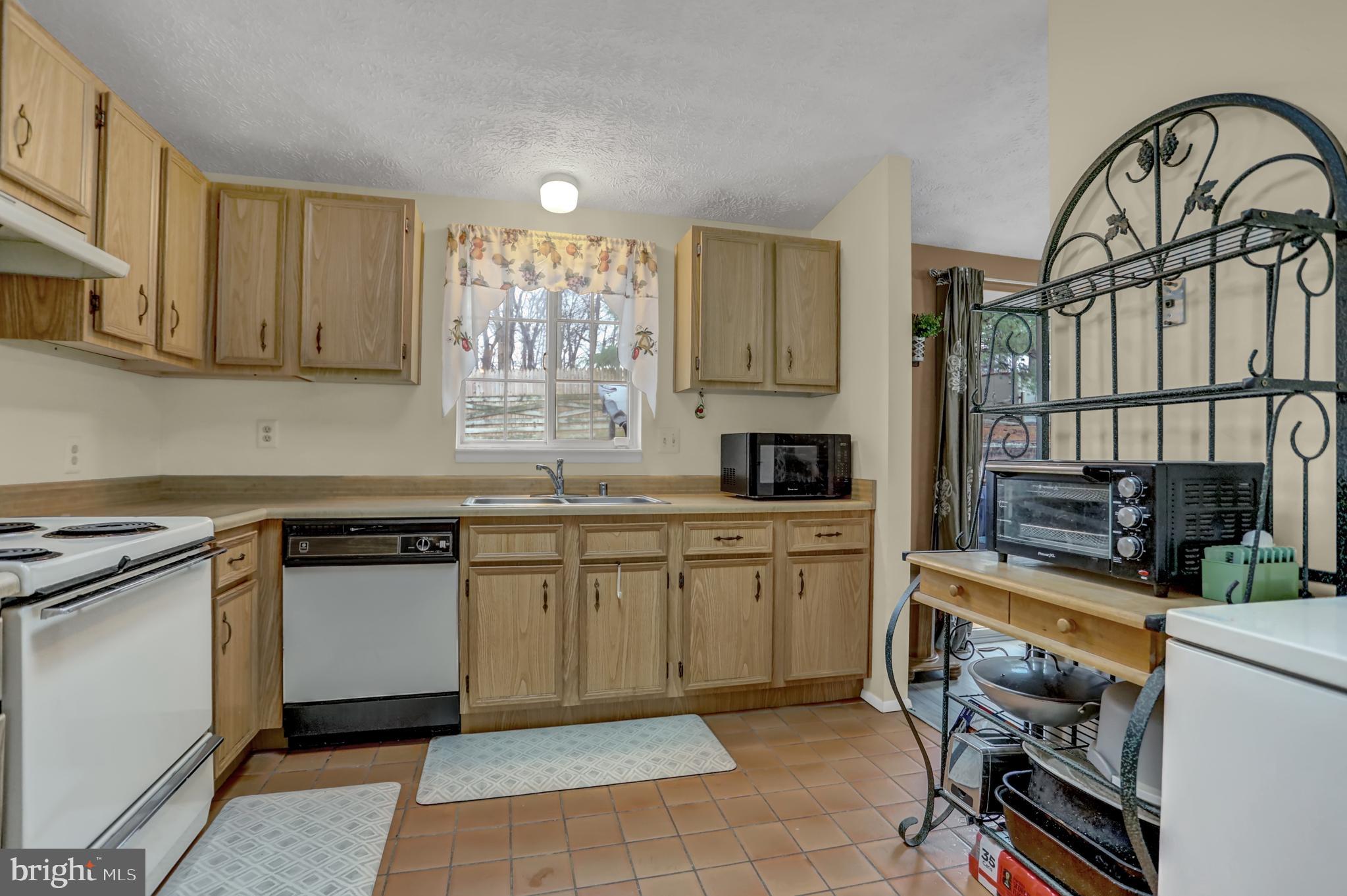 GOLDEN TREE - Residential