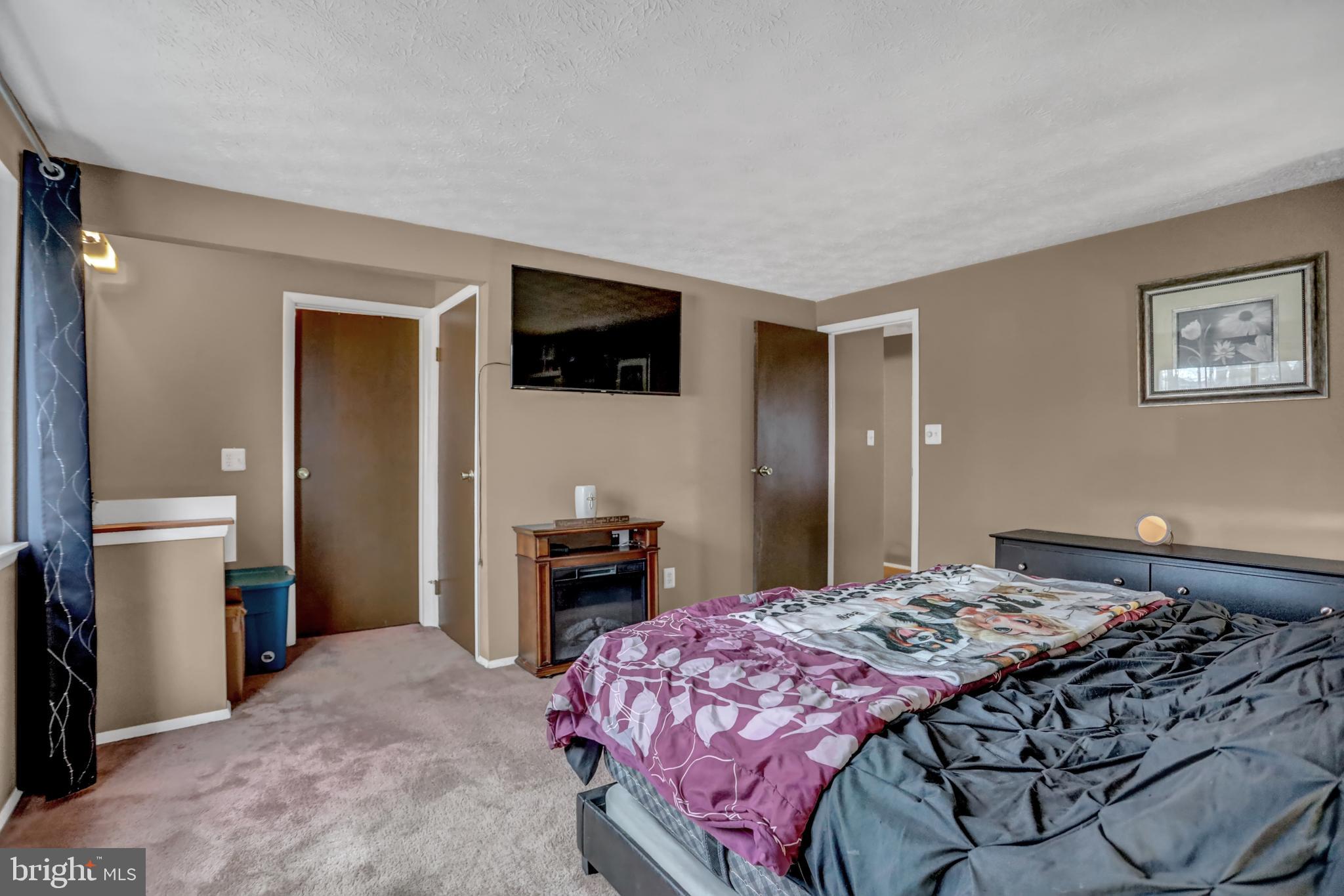 GOLDEN TREE - Residential