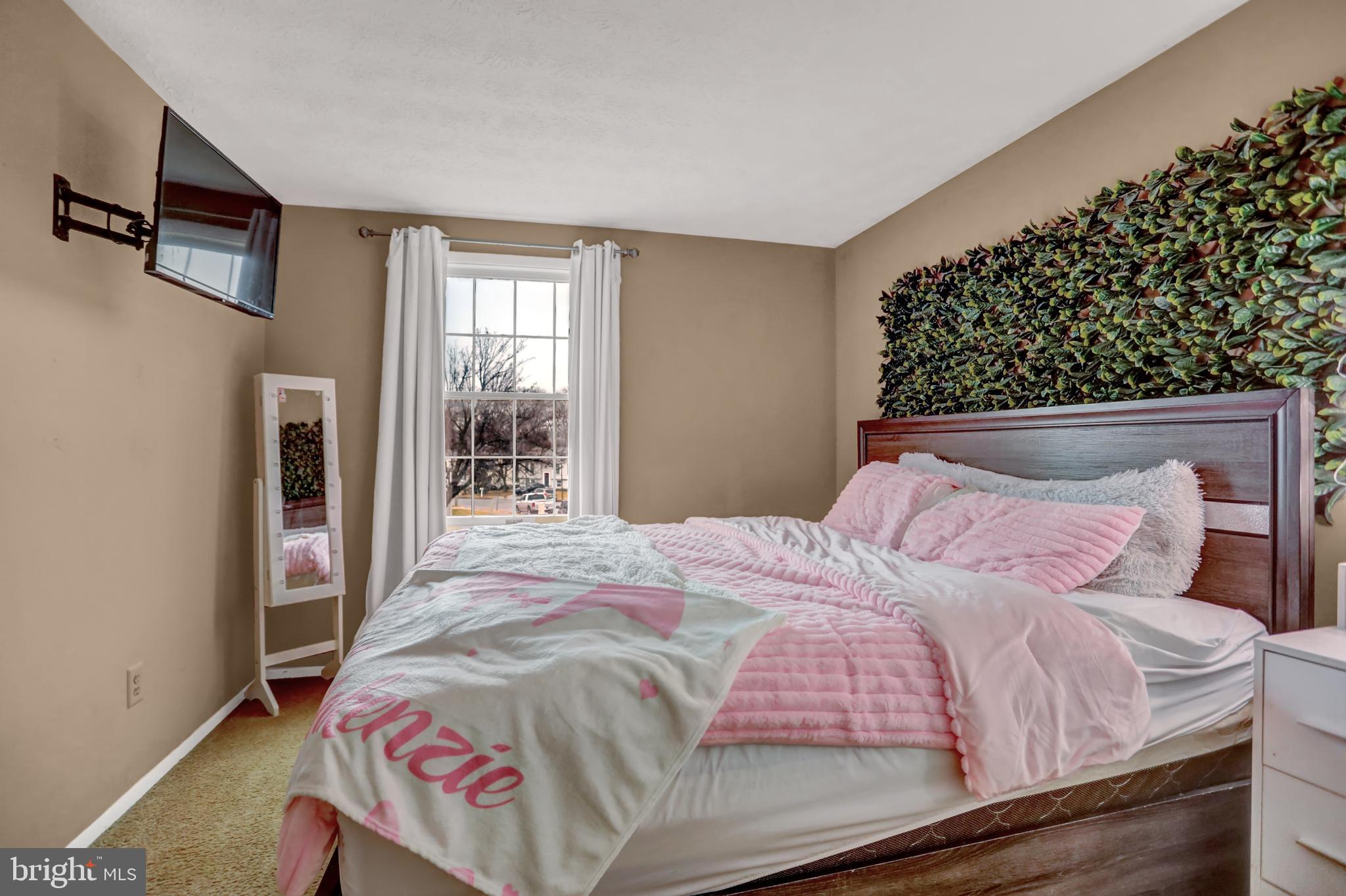 GOLDEN TREE - Residential