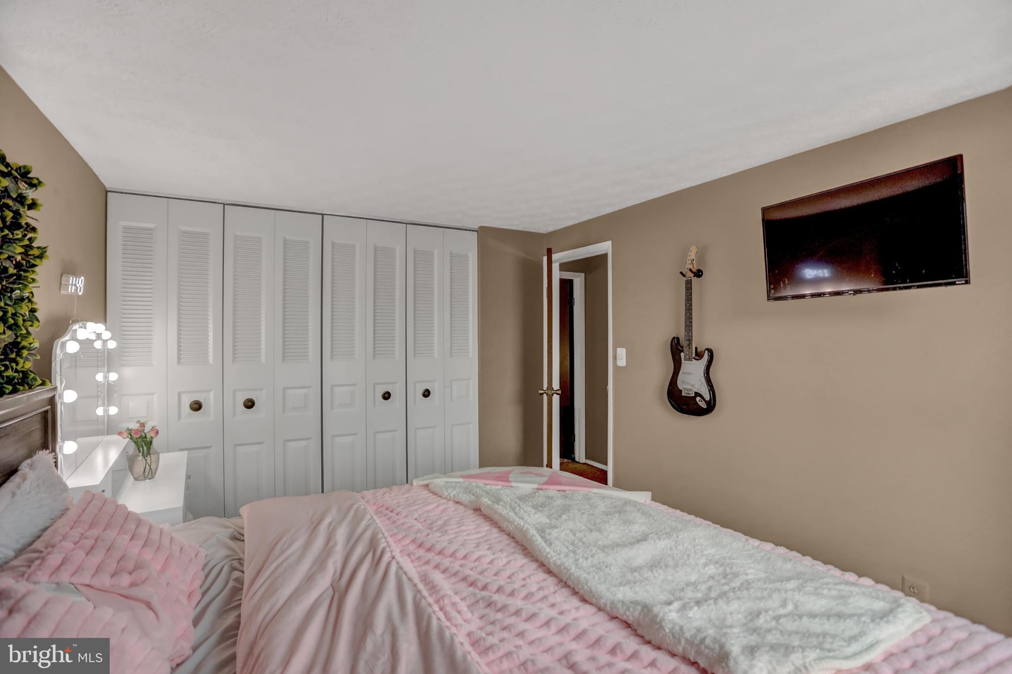 GOLDEN TREE - Residential