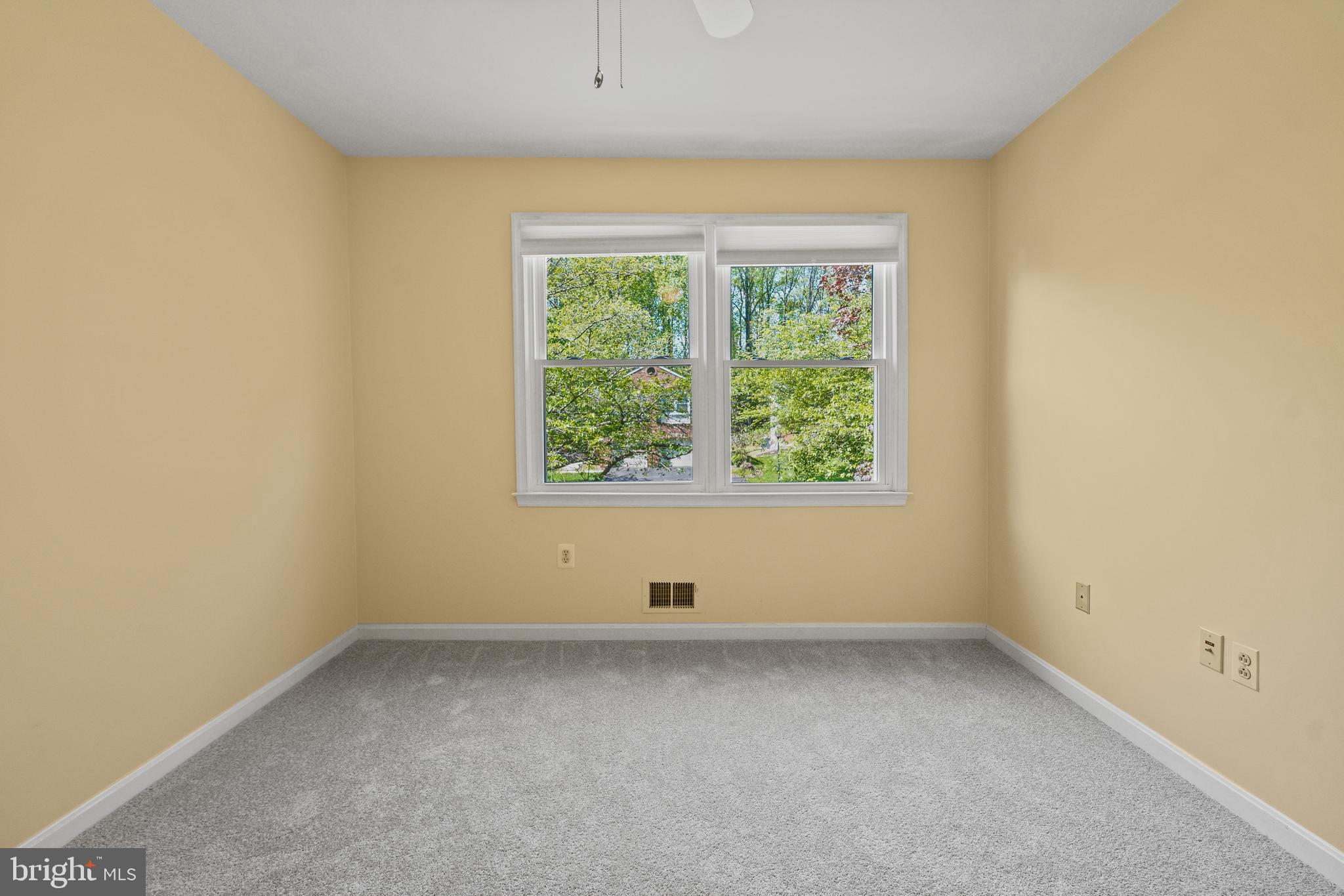 OAK SPRINGS - Residential