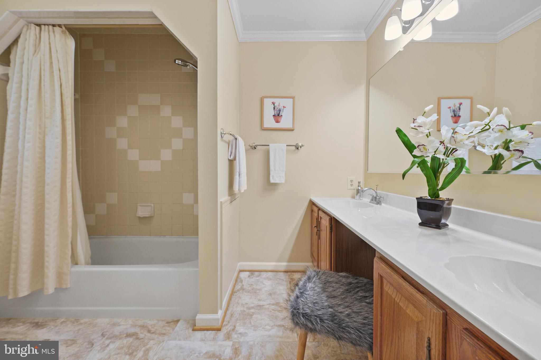 OAK SPRINGS - Residential