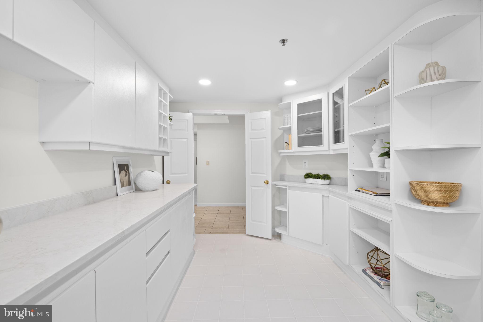 SOMERSET HOUSE - Residential