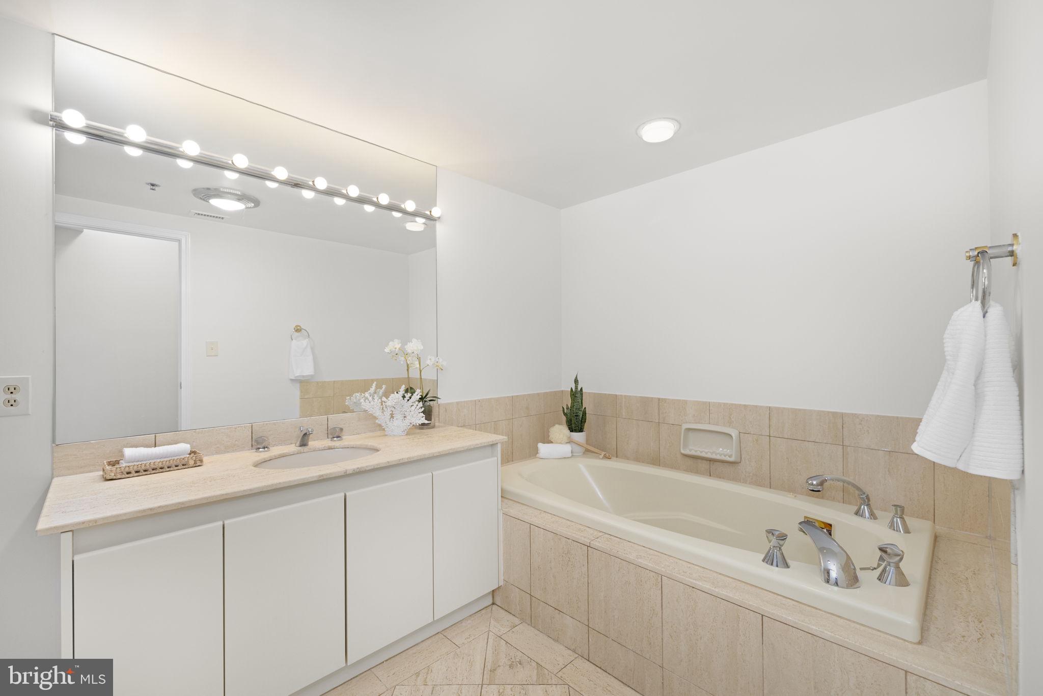 SOMERSET HOUSE - Residential