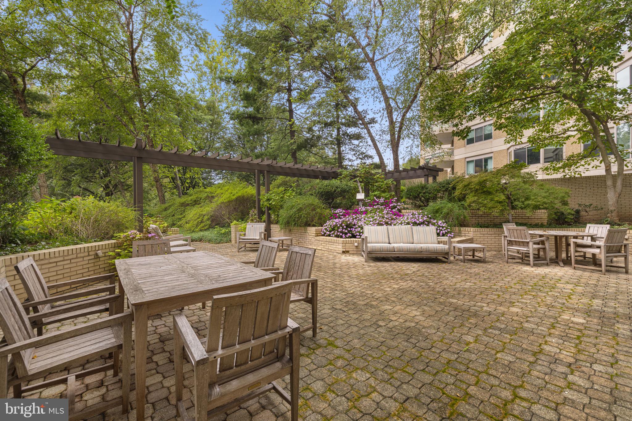 SOMERSET HOUSE - Residential