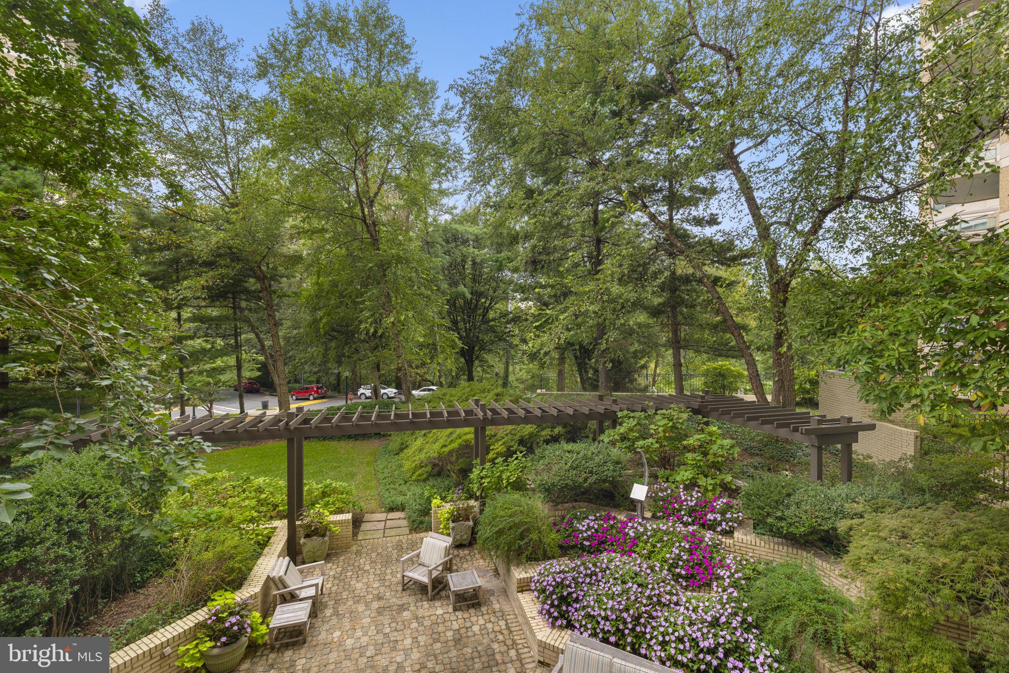 SOMERSET HOUSE - Residential