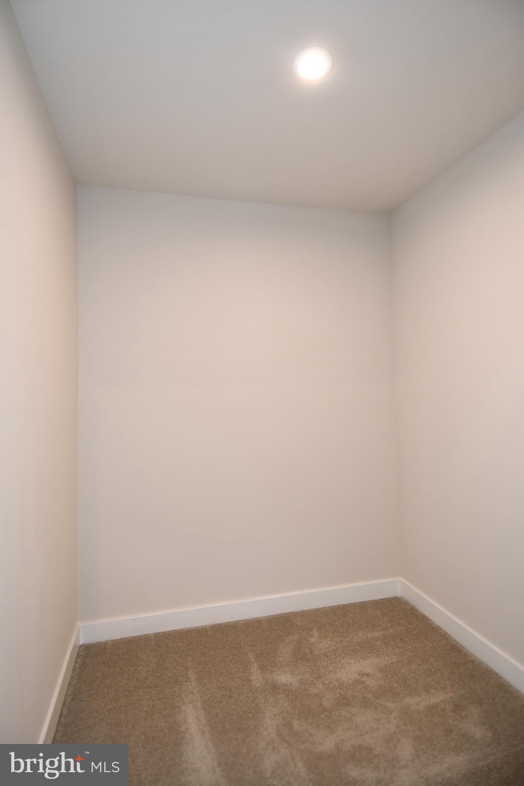 ALEXANDER'S CROSSING - Residential