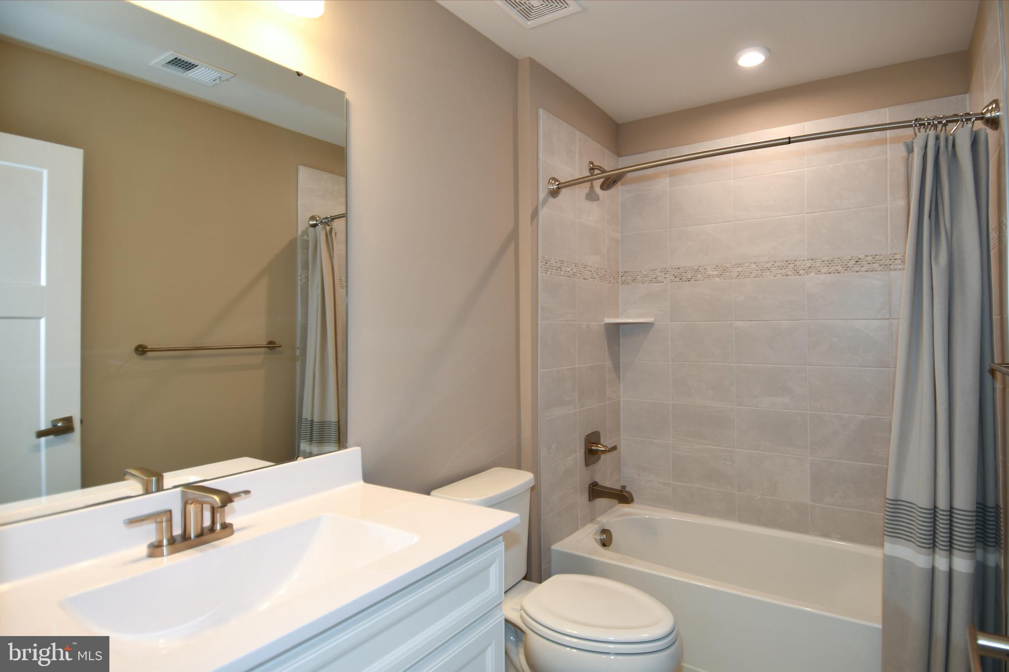 ALEXANDER'S CROSSING - Residential