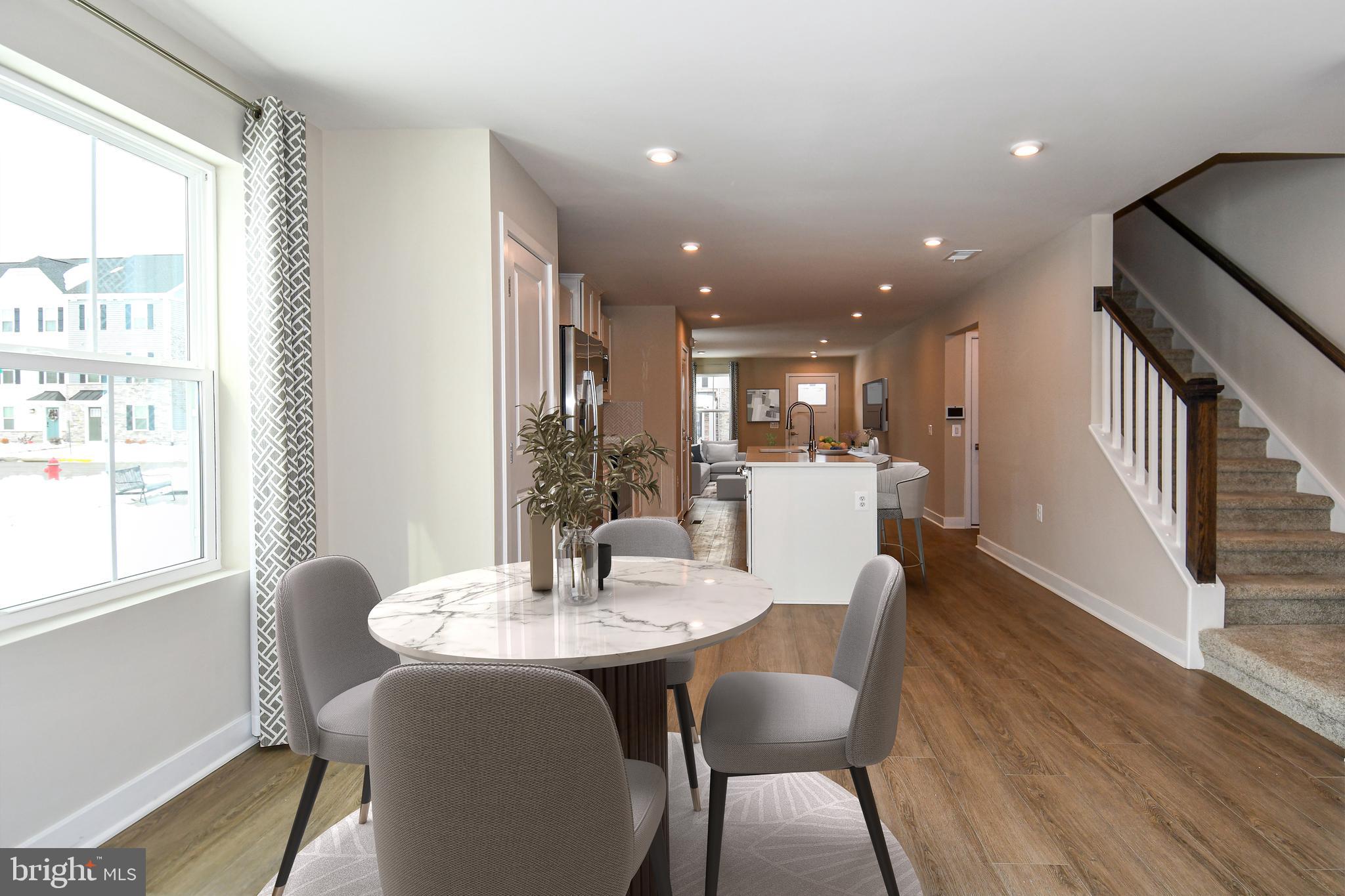 ALEXANDER'S CROSSING - Residential