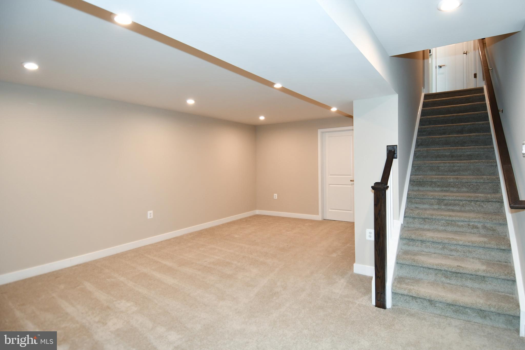 ALEXANDER'S CROSSING - Residential