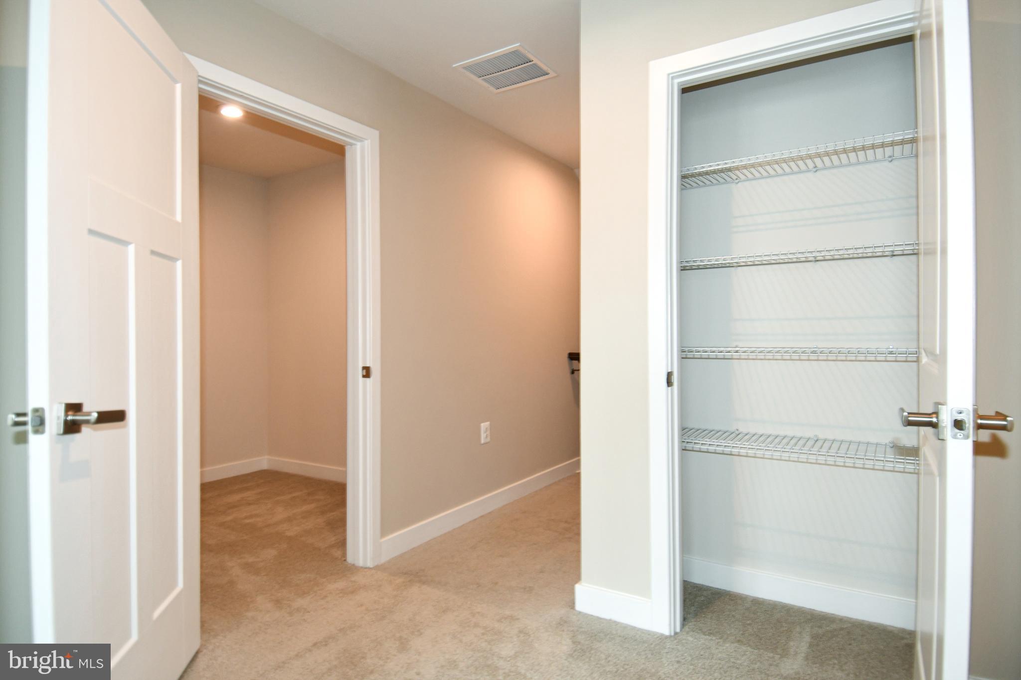 ALEXANDER'S CROSSING - Residential