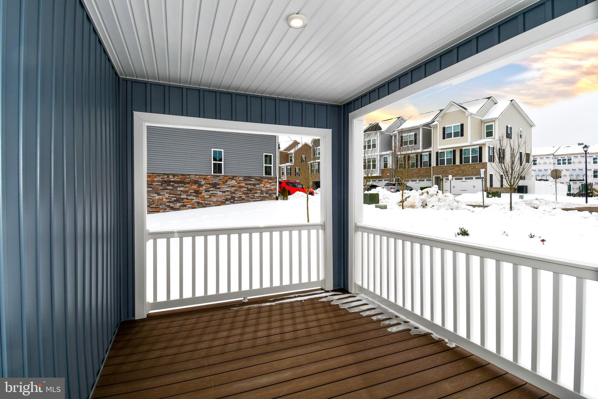 ALEXANDER'S CROSSING - Residential