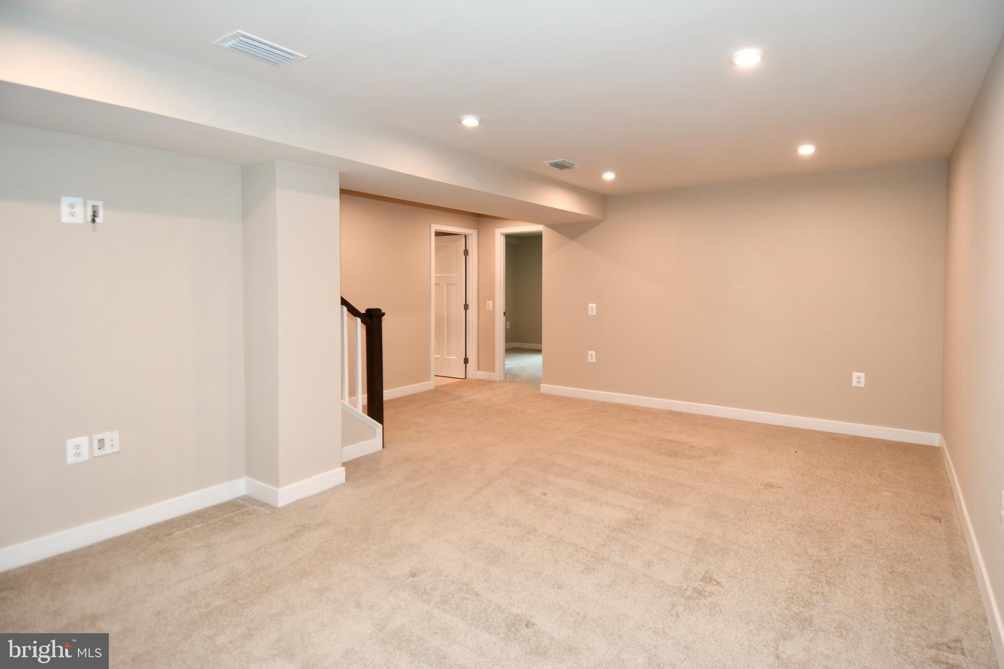 ALEXANDER'S CROSSING - Residential