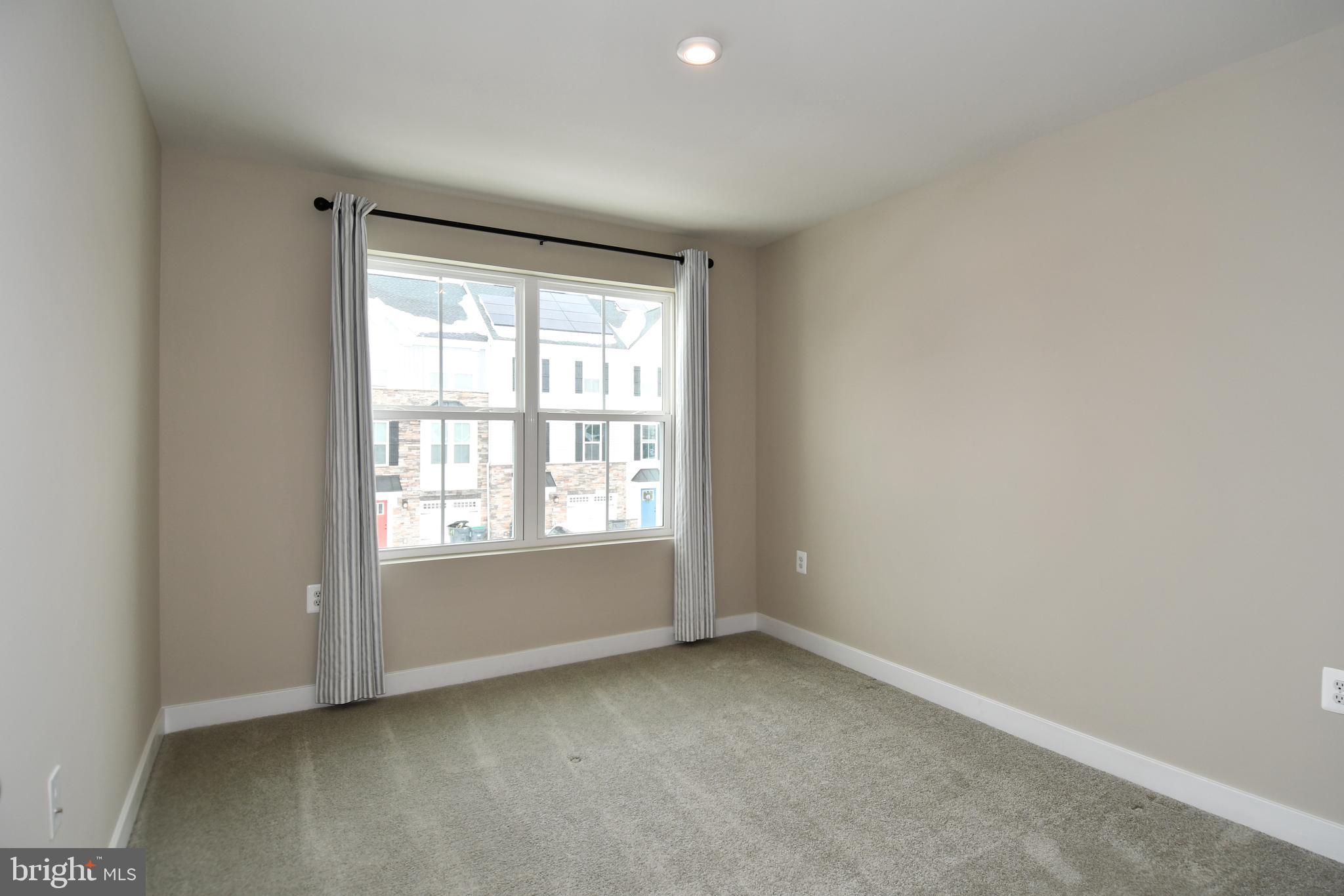 ALEXANDER'S CROSSING - Residential