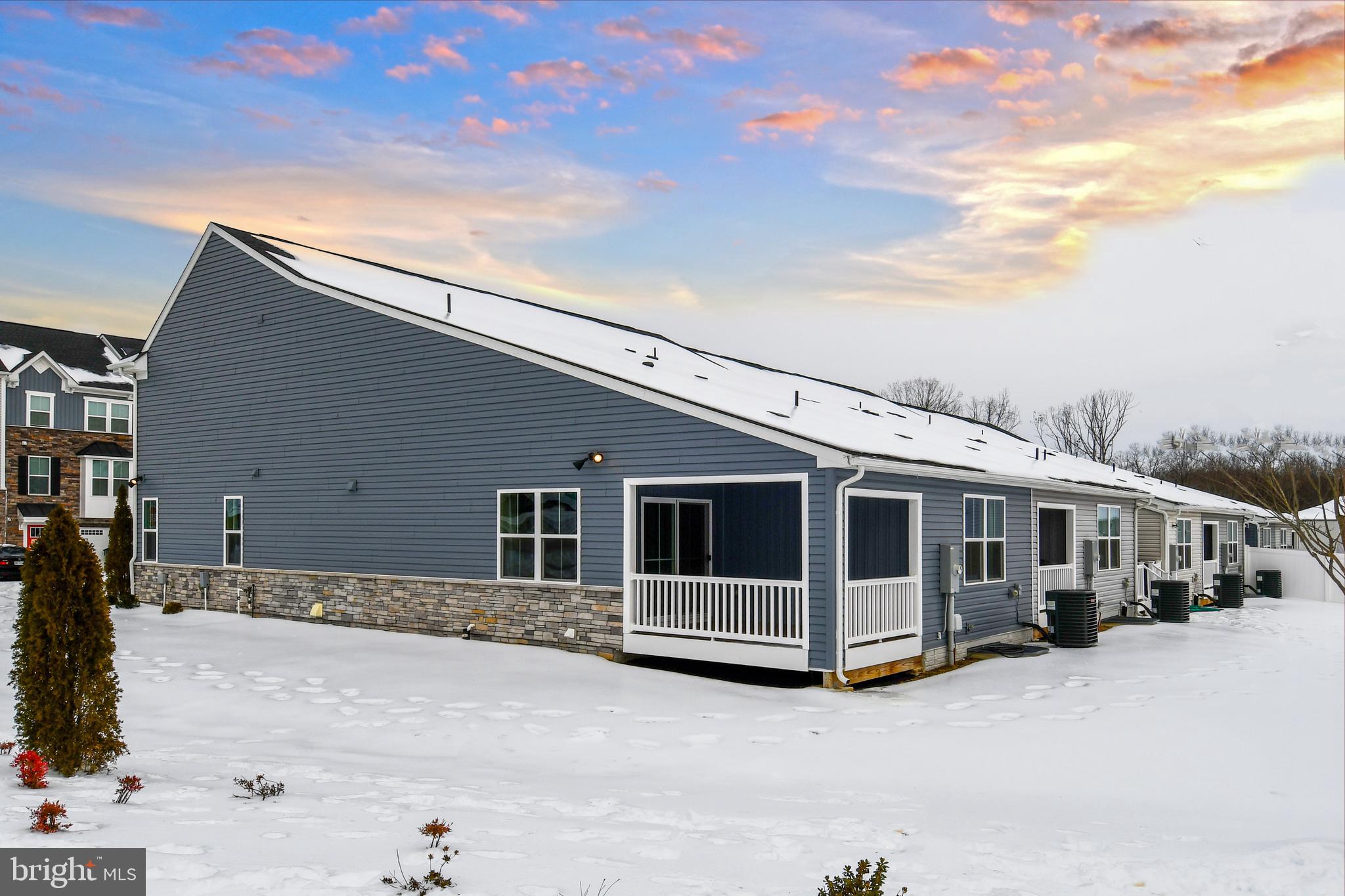 ALEXANDER'S CROSSING - Residential