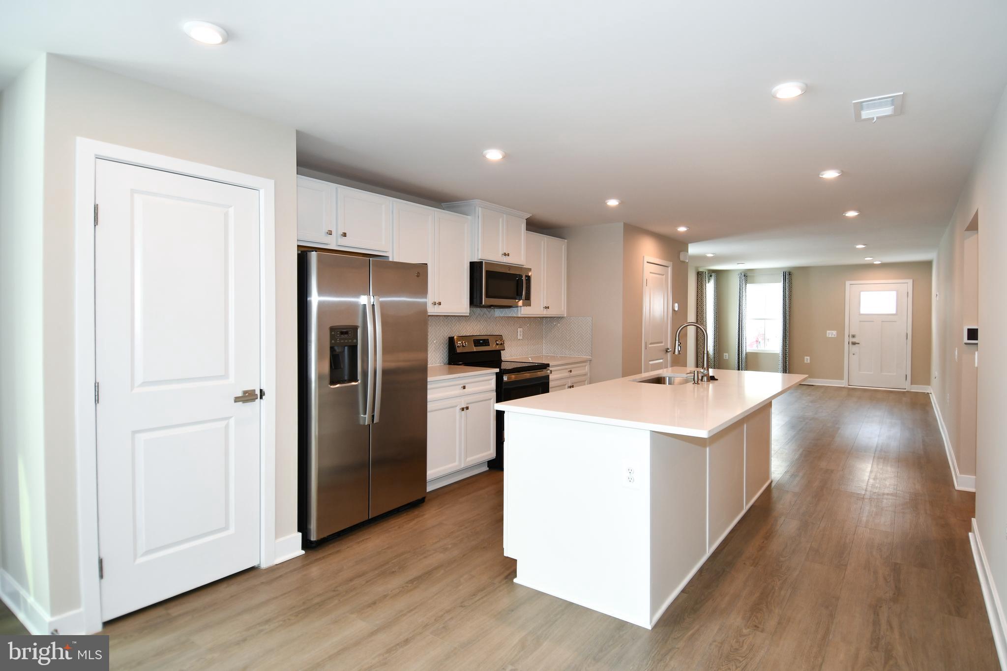 ALEXANDER'S CROSSING - Residential