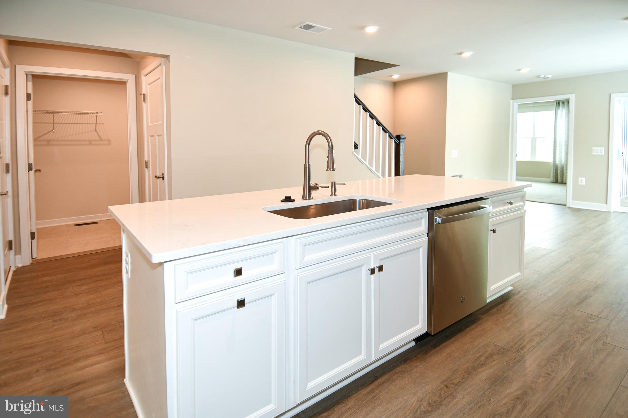 ALEXANDER'S CROSSING - Residential