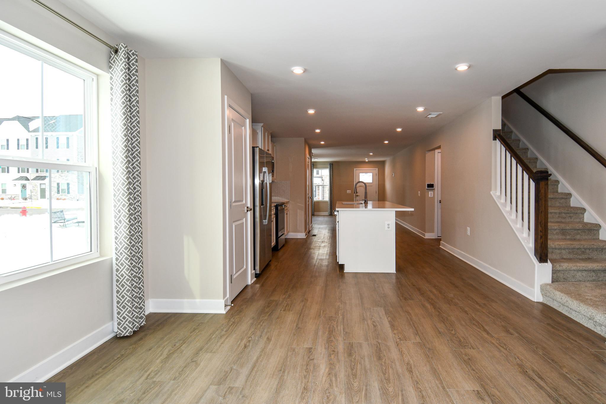 ALEXANDER'S CROSSING - Residential