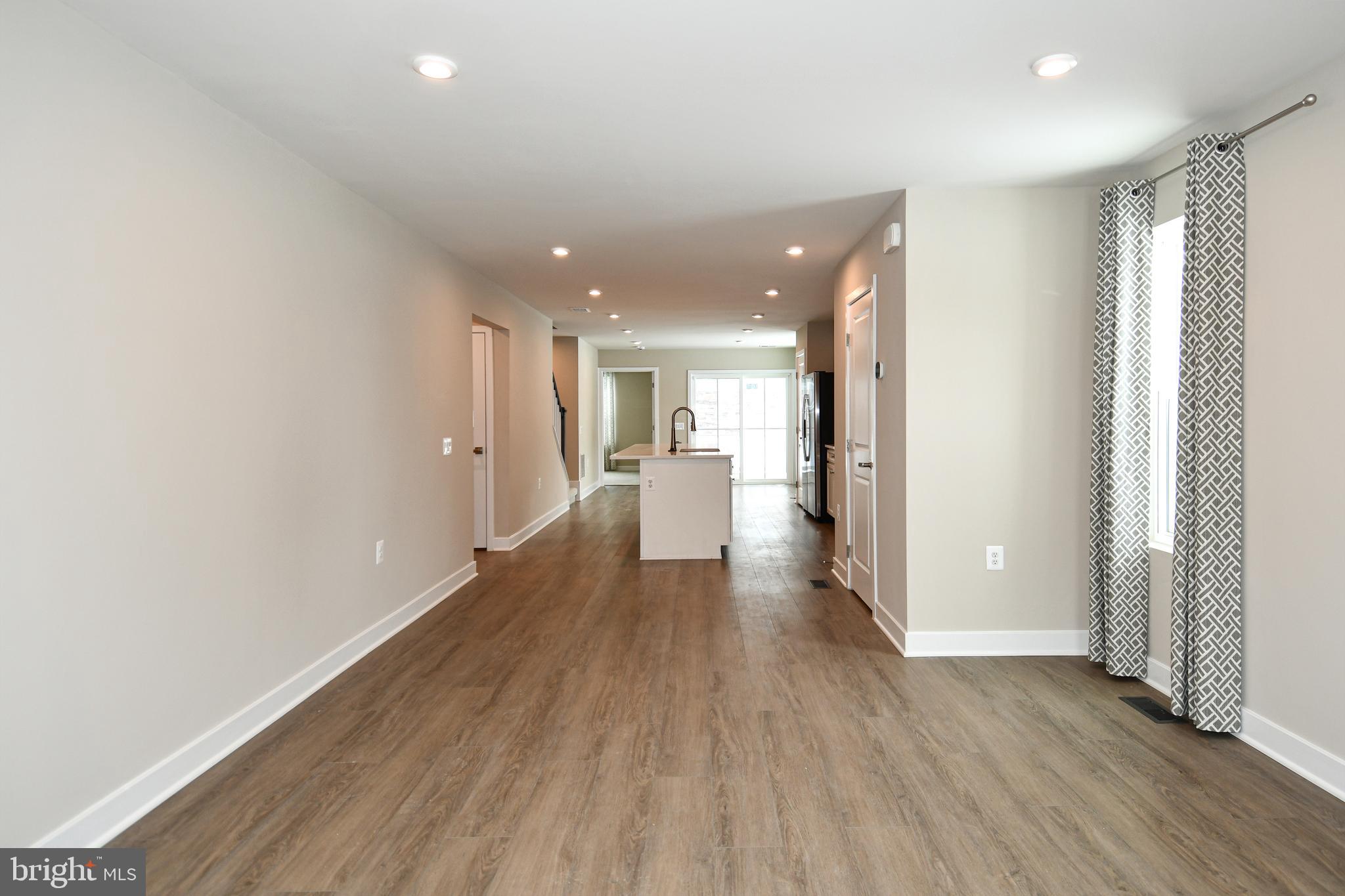 ALEXANDER'S CROSSING - Residential