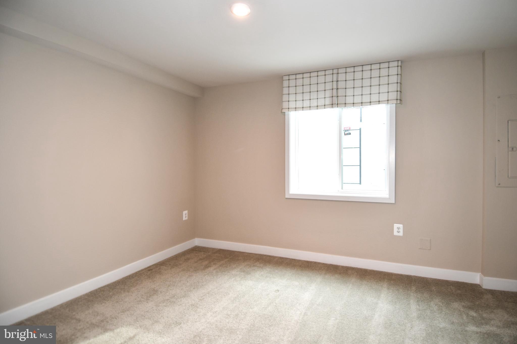 ALEXANDER'S CROSSING - Residential