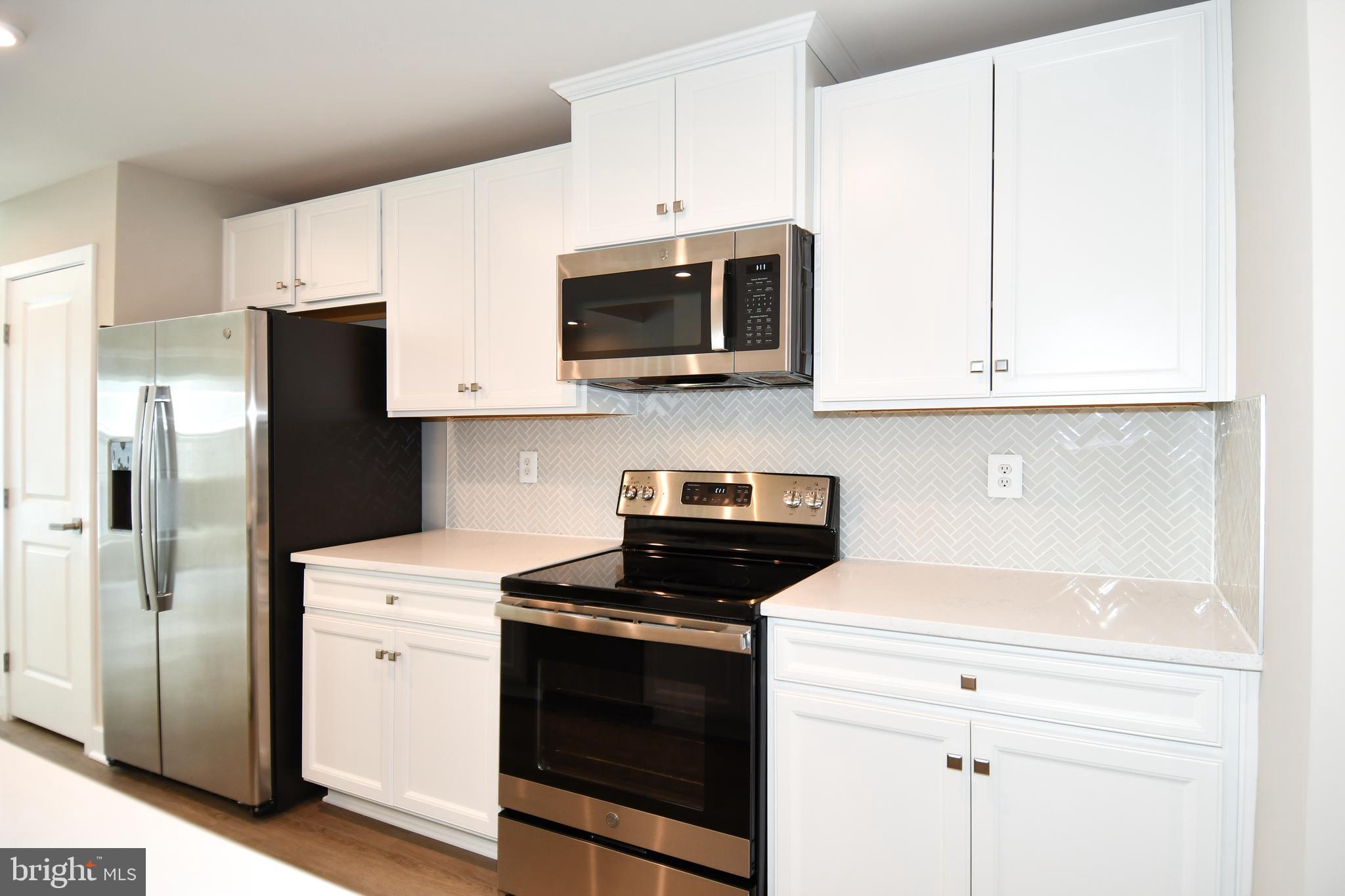 ALEXANDER'S CROSSING - Residential