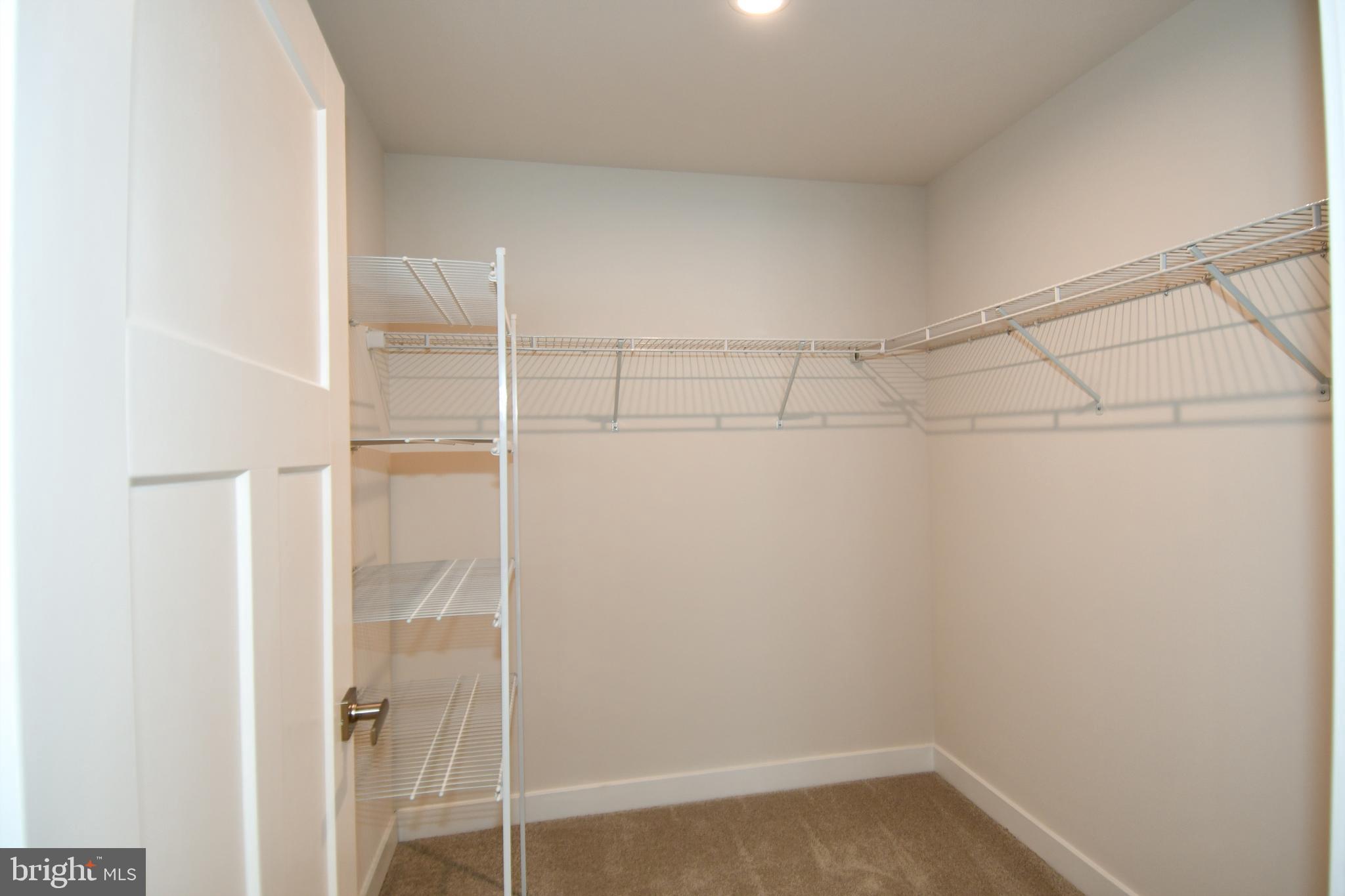 ALEXANDER'S CROSSING - Residential