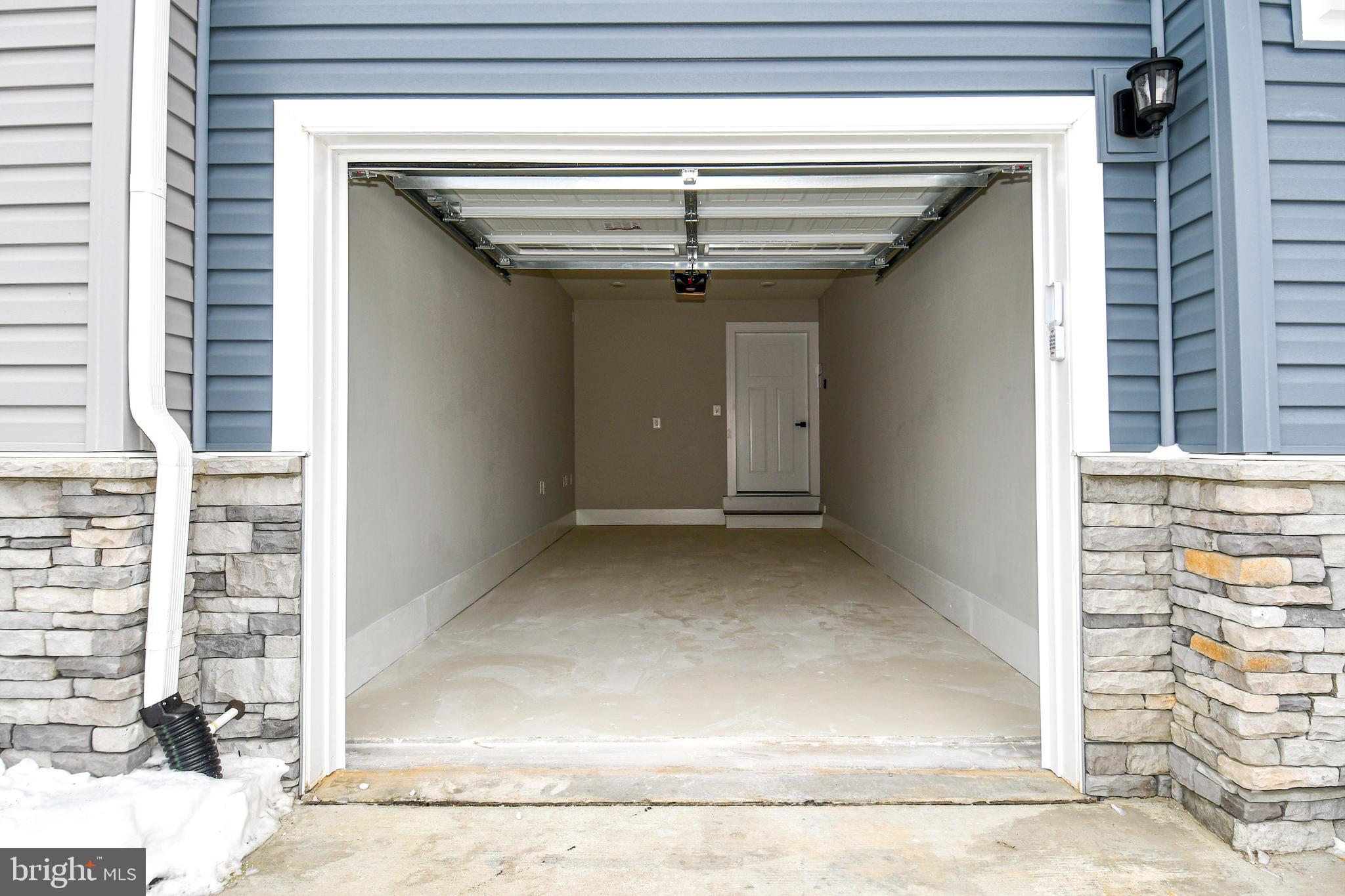 ALEXANDER'S CROSSING - Residential