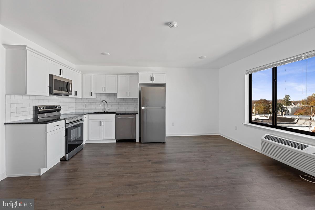 ROXBOROUGH - Residential Lease
