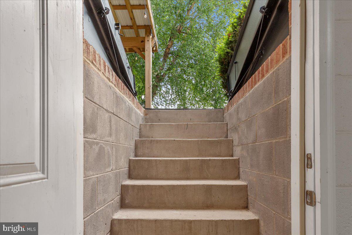 SUNNY ACRES - Residential