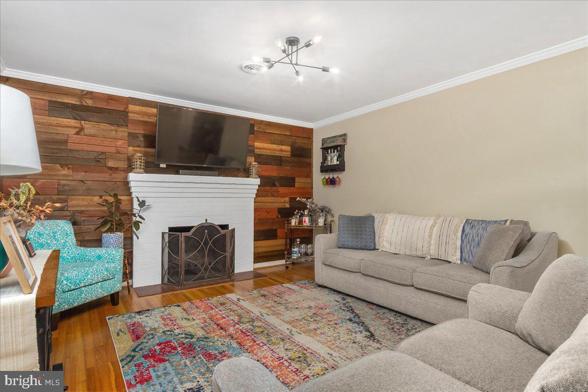 SUNNY ACRES - Residential