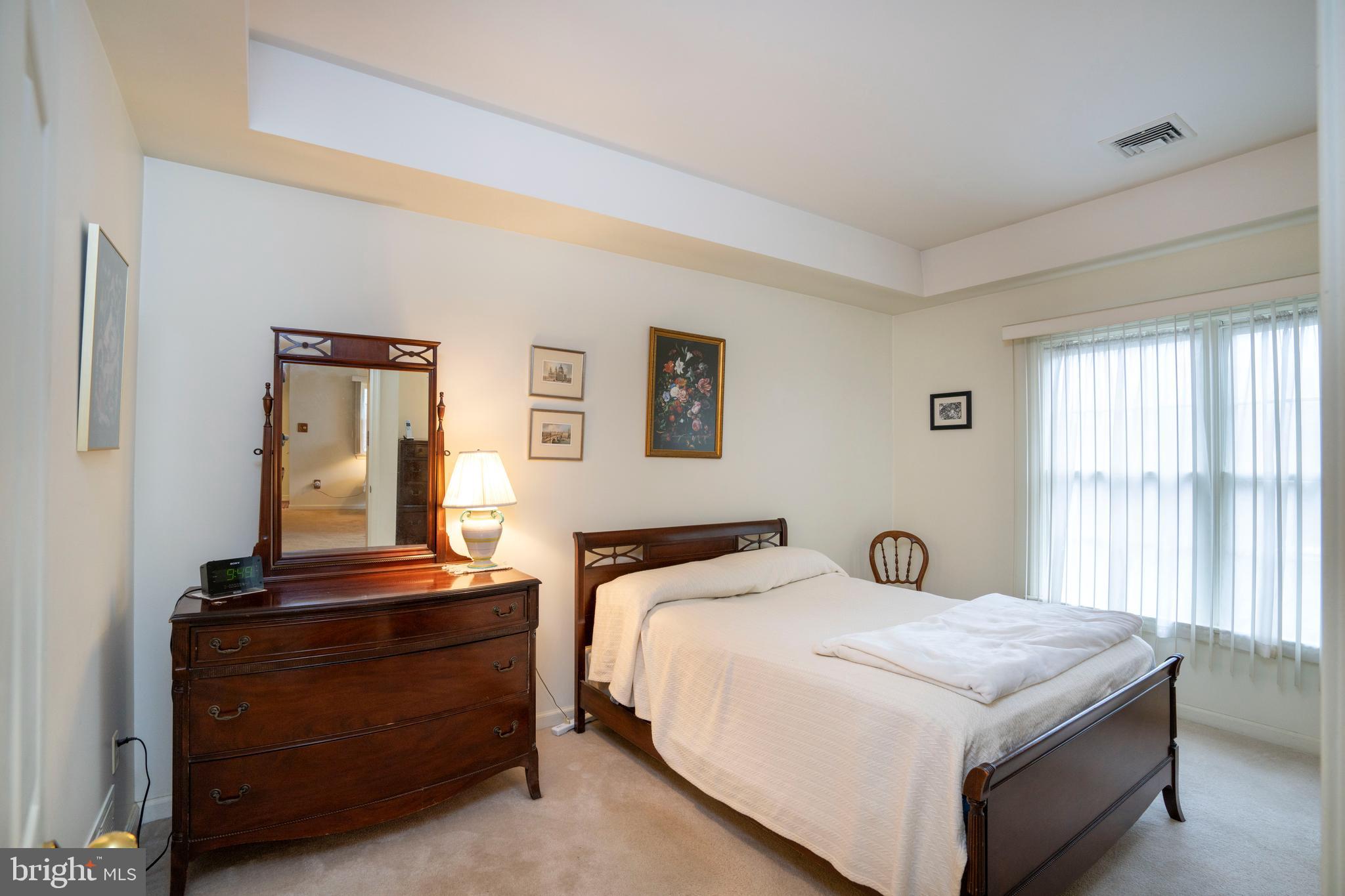 THOROUGHBRED CROSSING - Residential