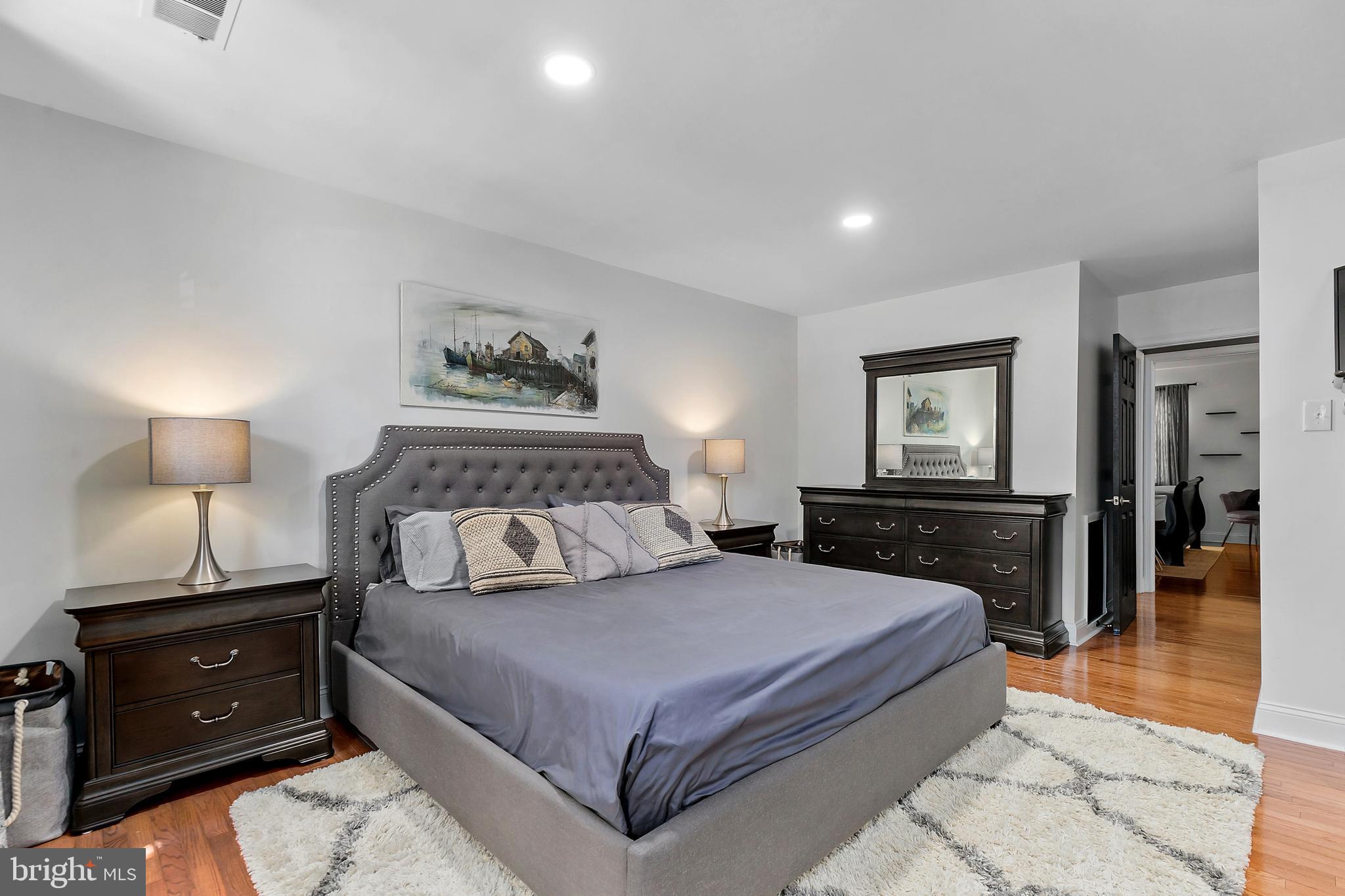 CHURCHILL SQUARE - Residential