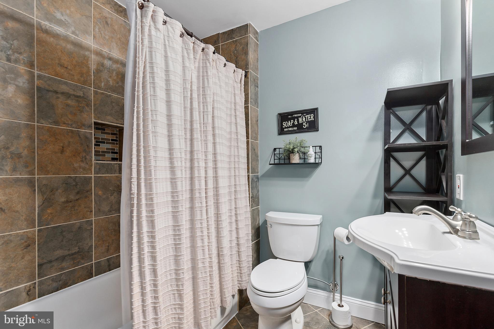 CHURCHILL SQUARE - Residential