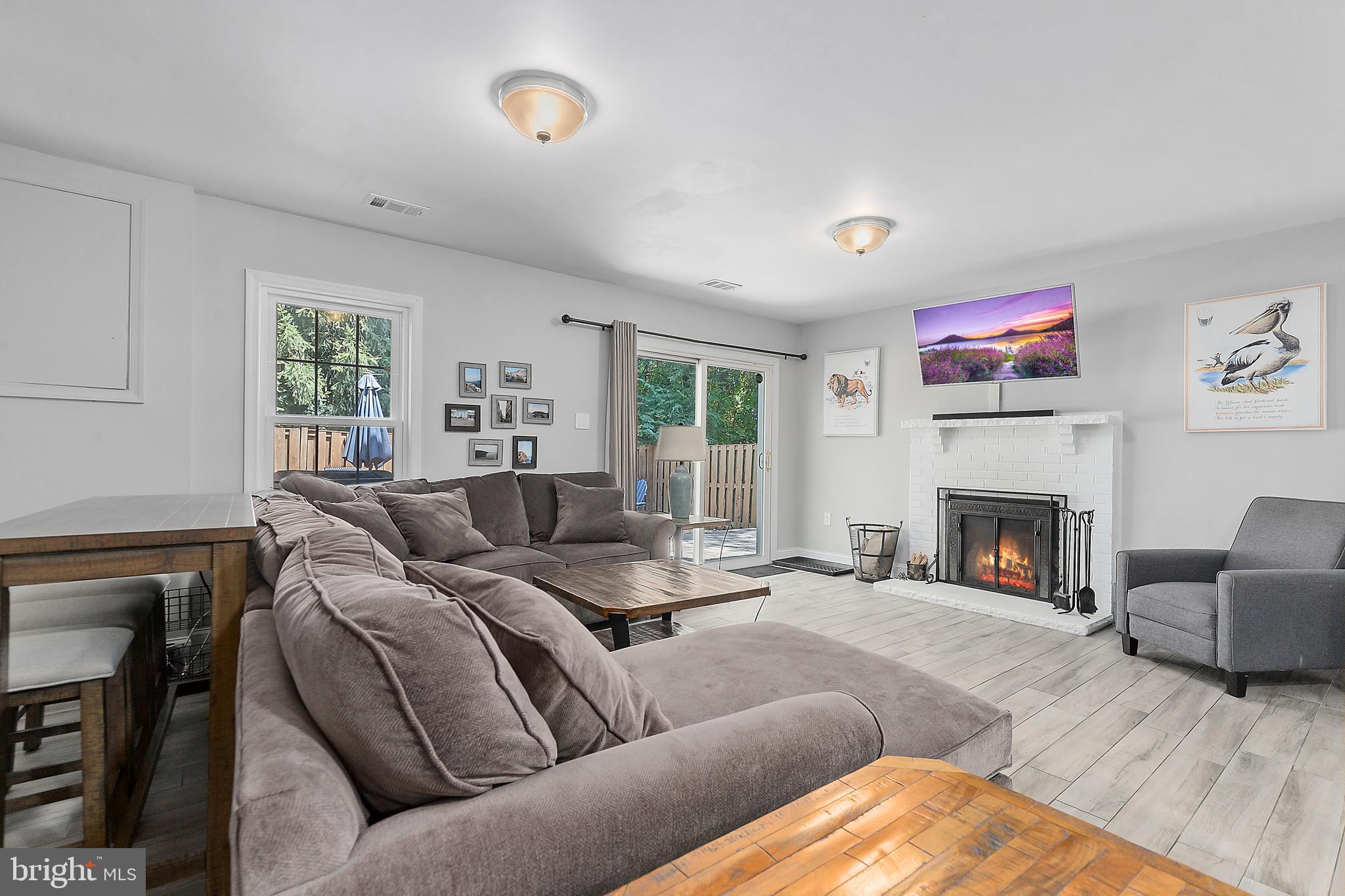 CHURCHILL SQUARE - Residential