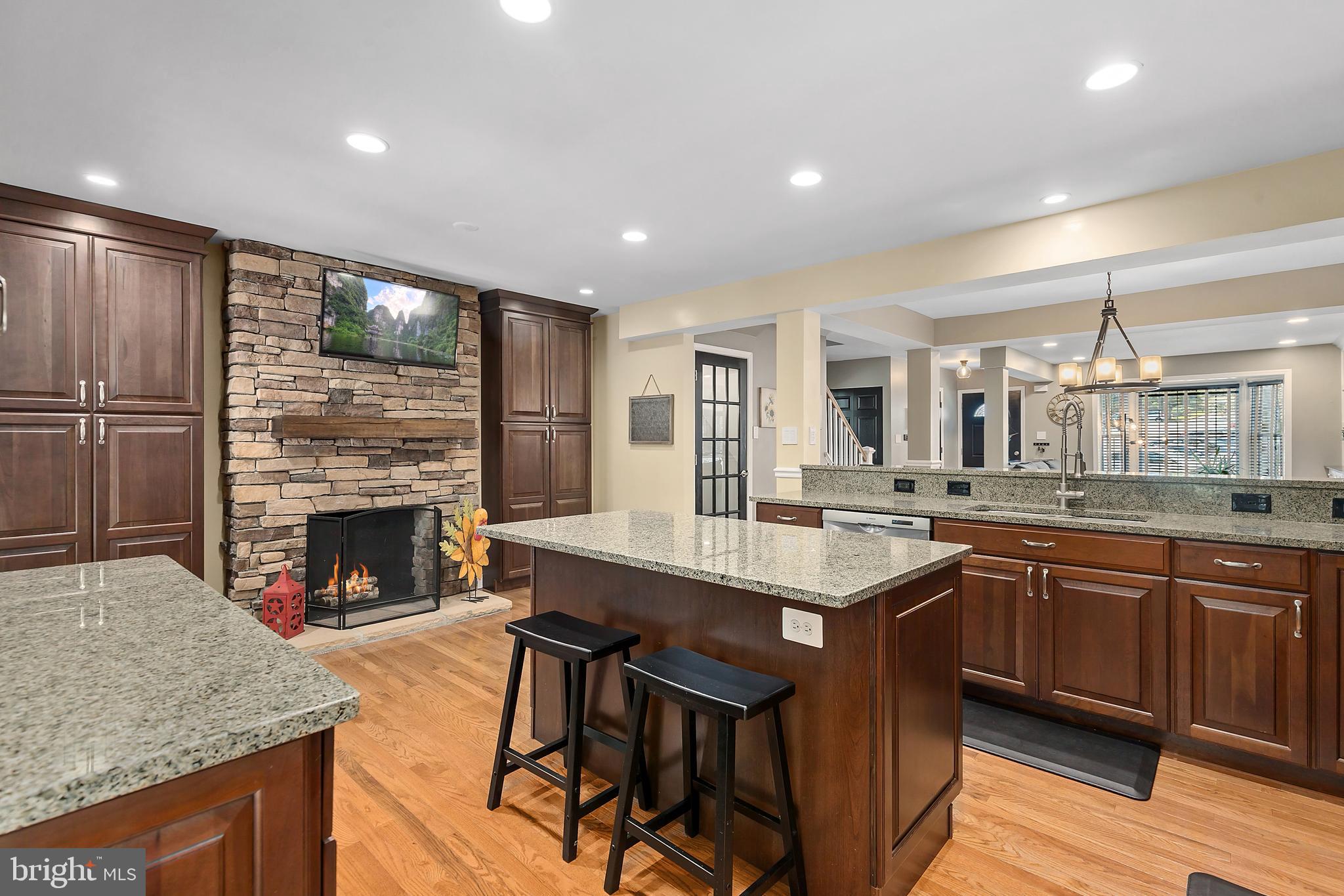 CHURCHILL SQUARE - Residential