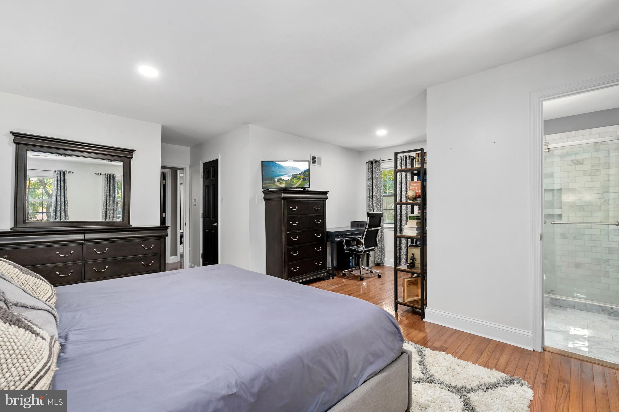 CHURCHILL SQUARE - Residential