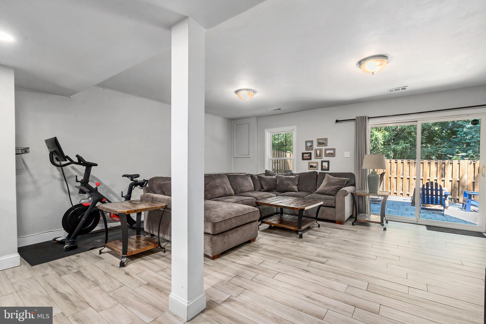 CHURCHILL SQUARE - Residential