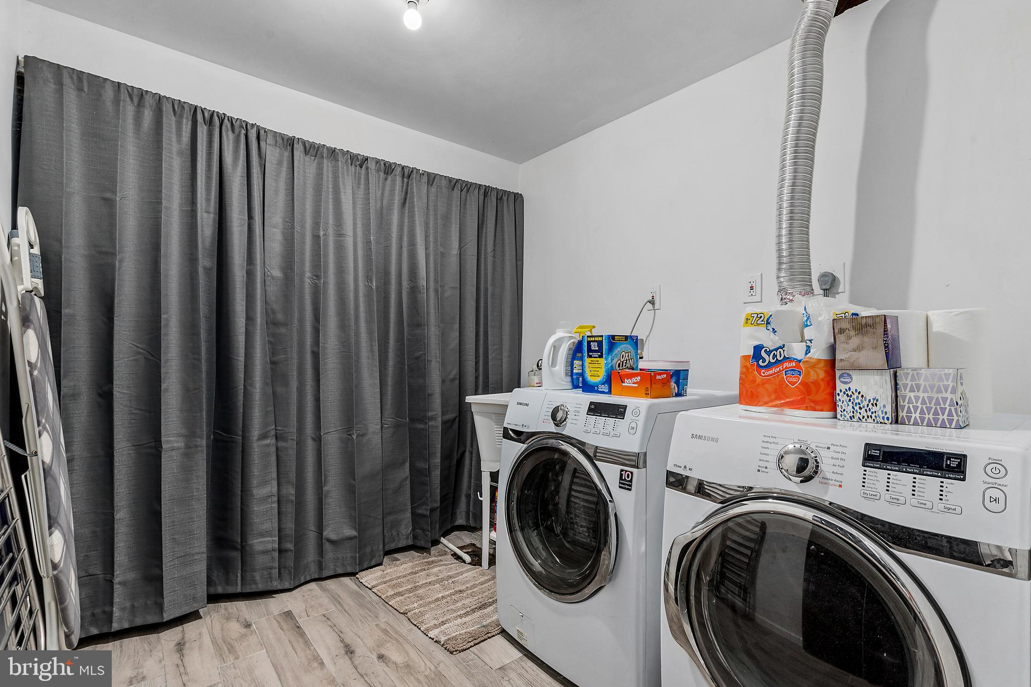 CHURCHILL SQUARE - Residential