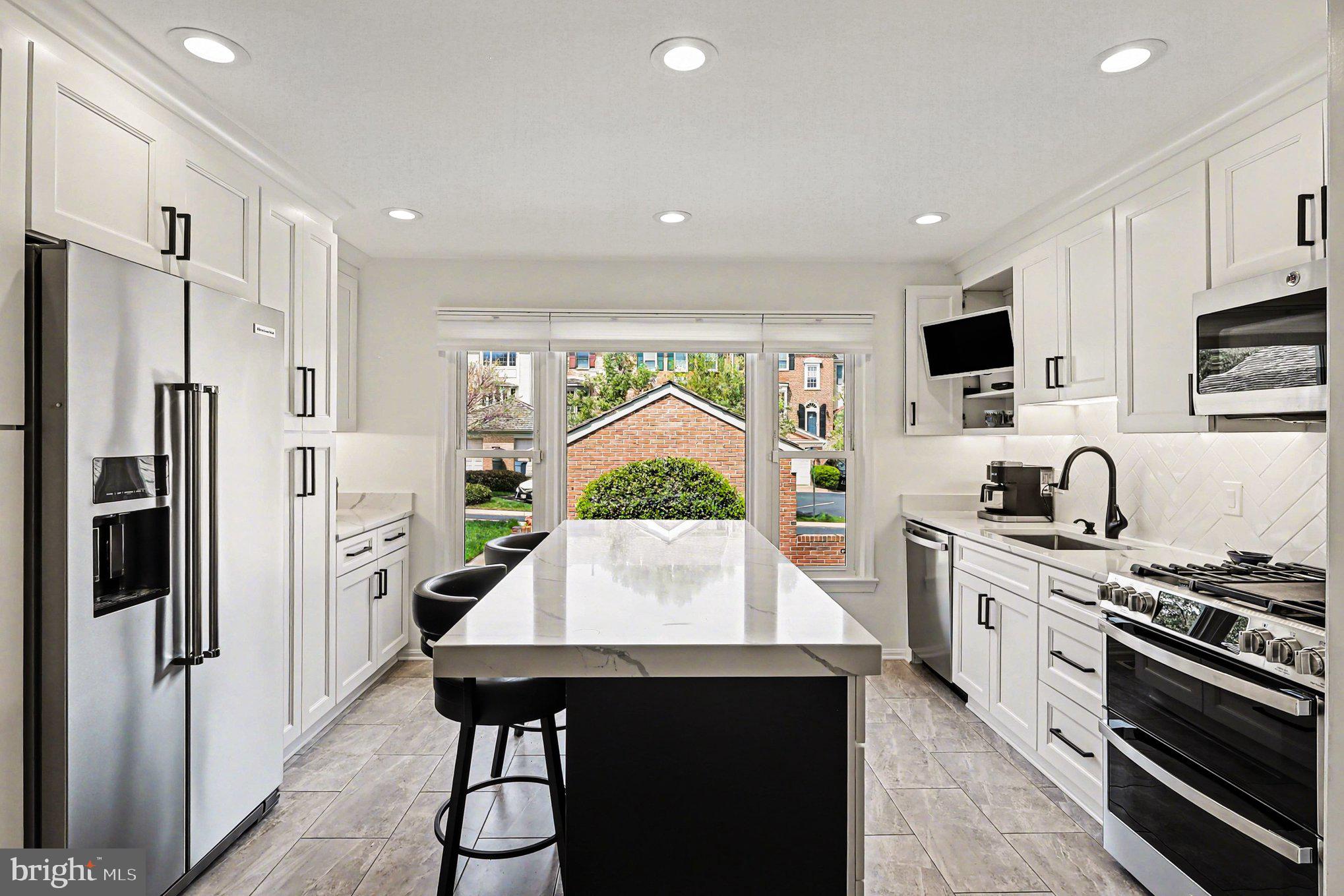 COUNCIL SQUARE - Residential