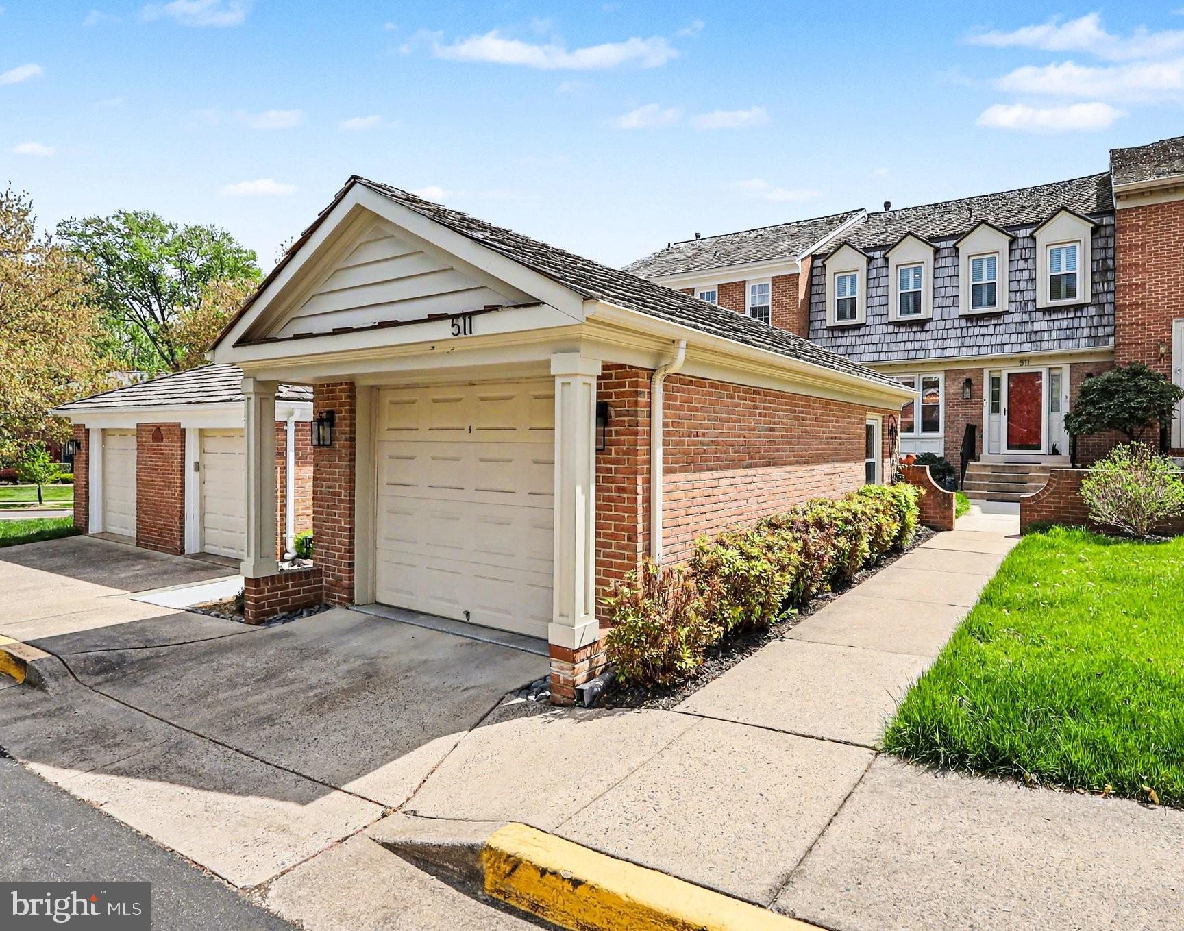 COUNCIL SQUARE - Residential