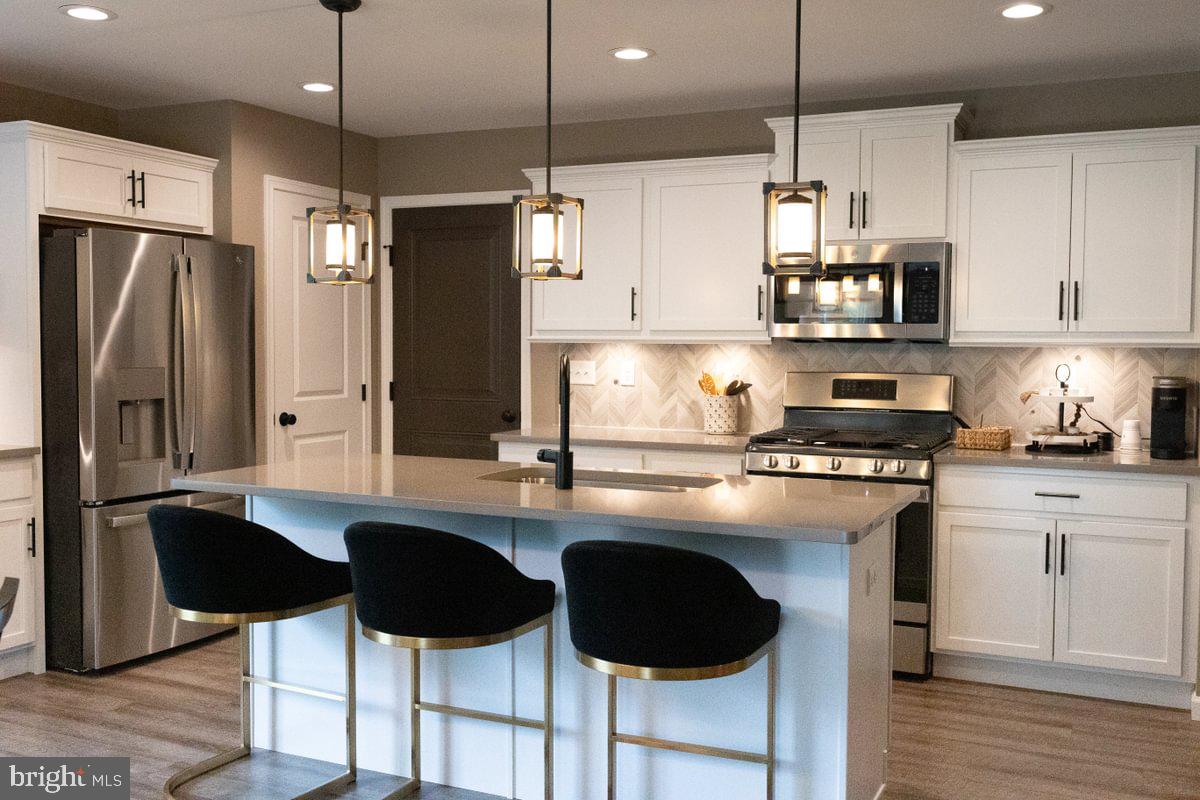 STONE MILL ESTATES - Residential