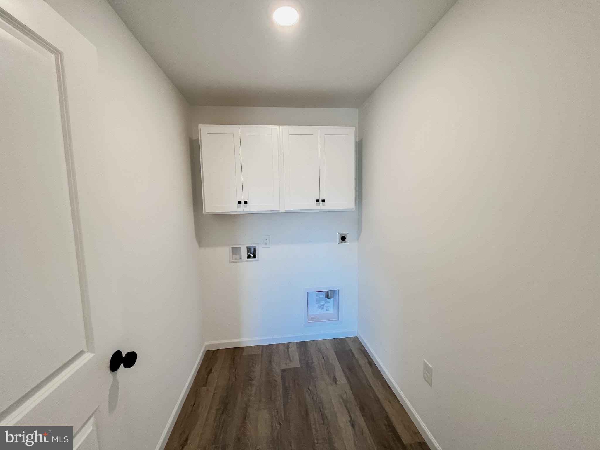 STONE MILL ESTATES - Residential