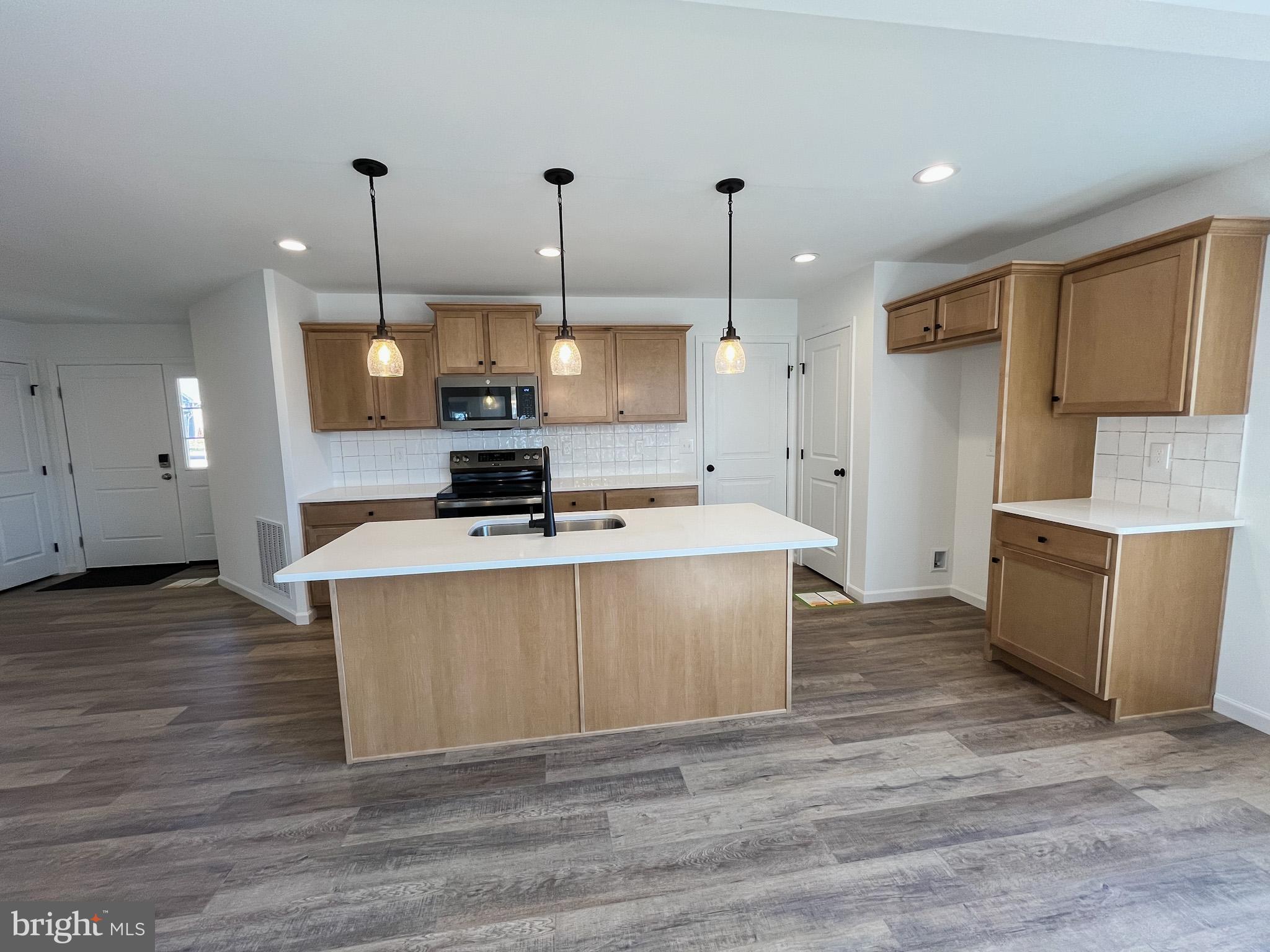 STONE MILL ESTATES - Residential