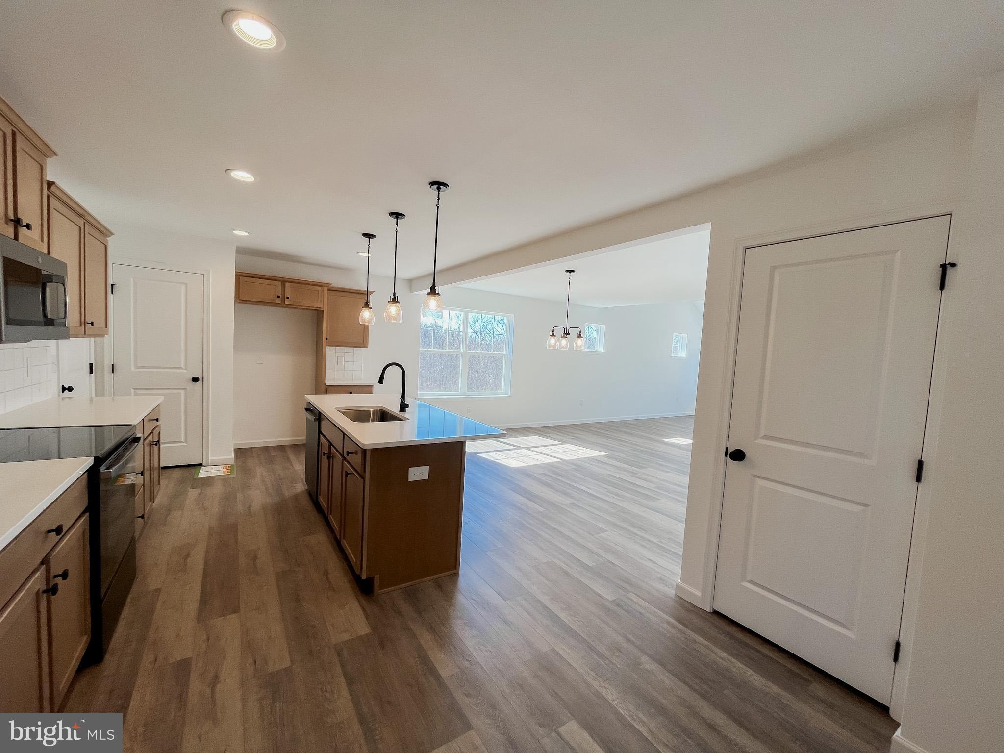 STONE MILL ESTATES - Residential