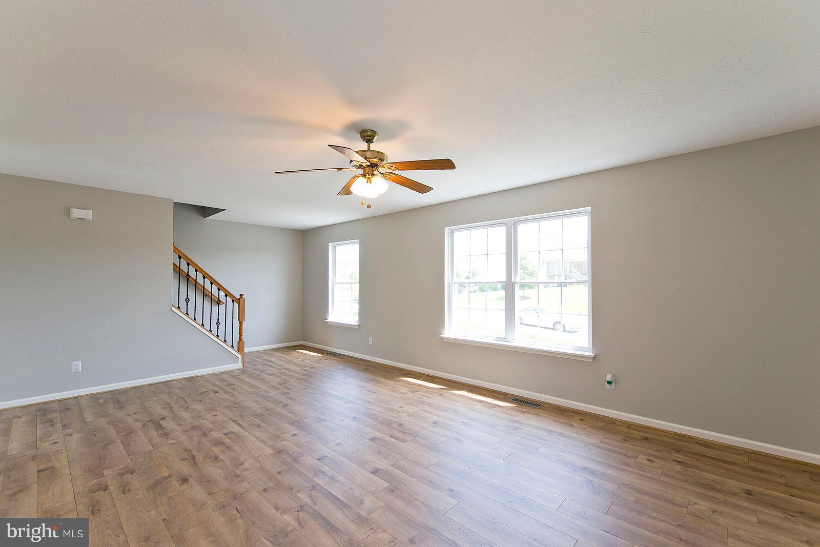 WINDSTONE - Residential Lease