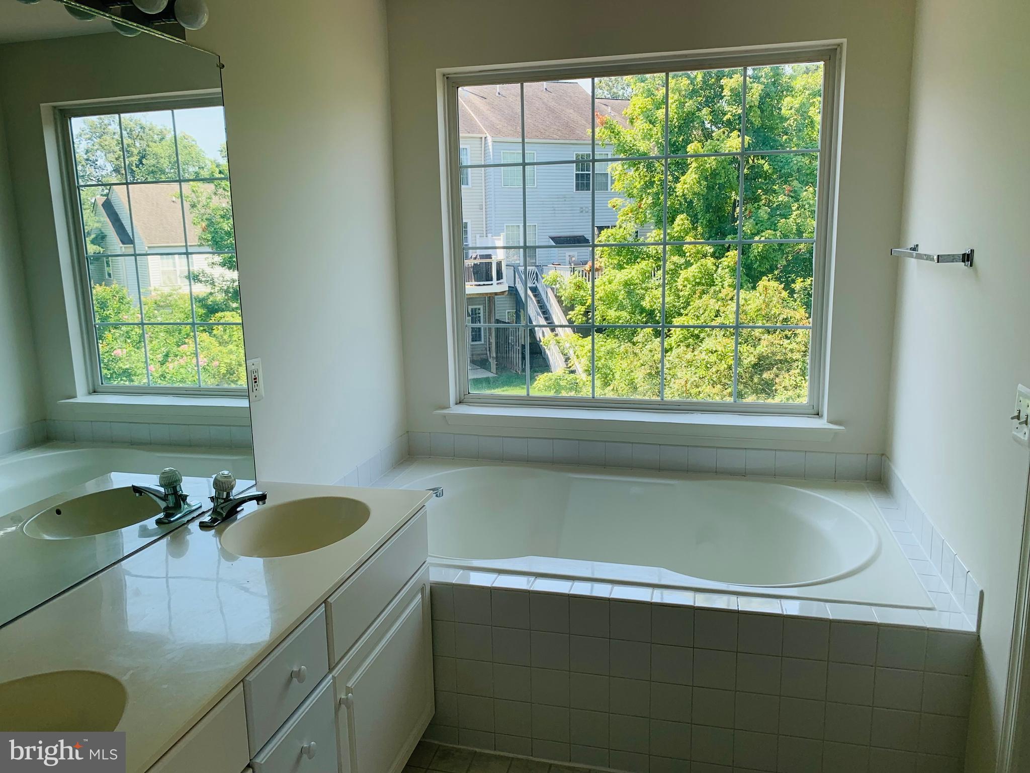 CASCADES - Residential Lease