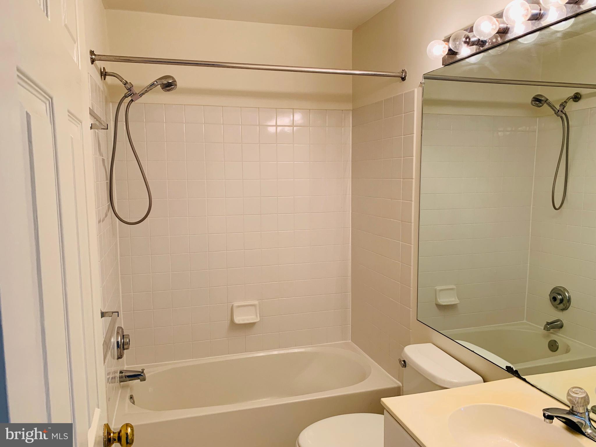 CASCADES - Residential Lease