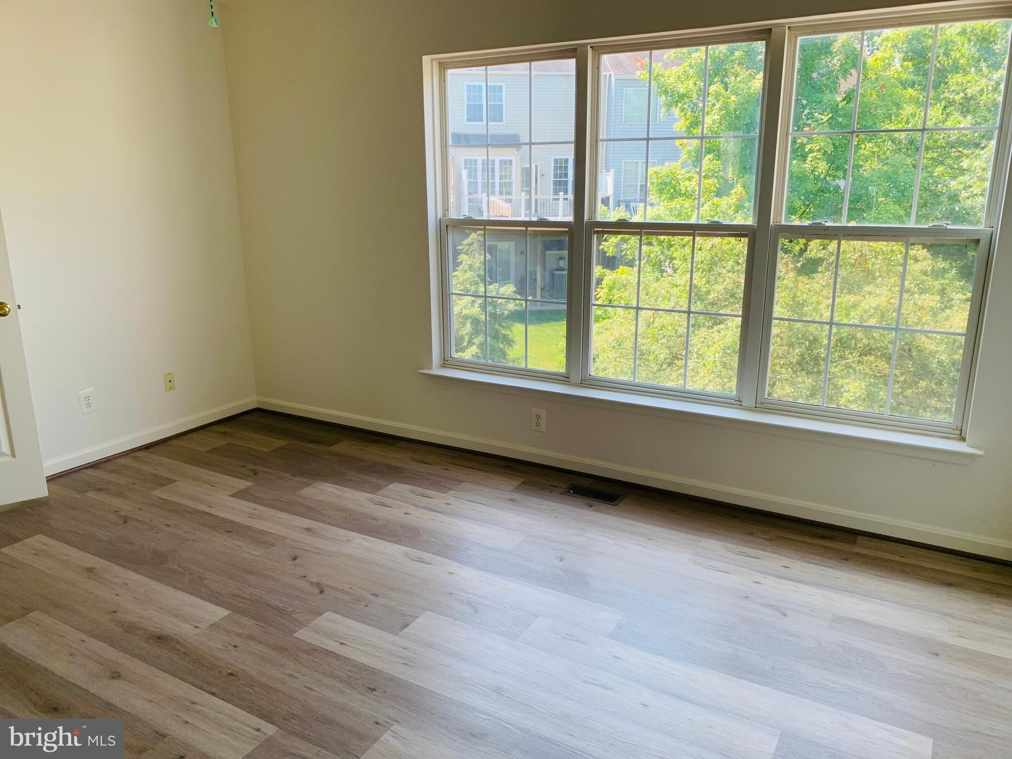 CASCADES - Residential Lease